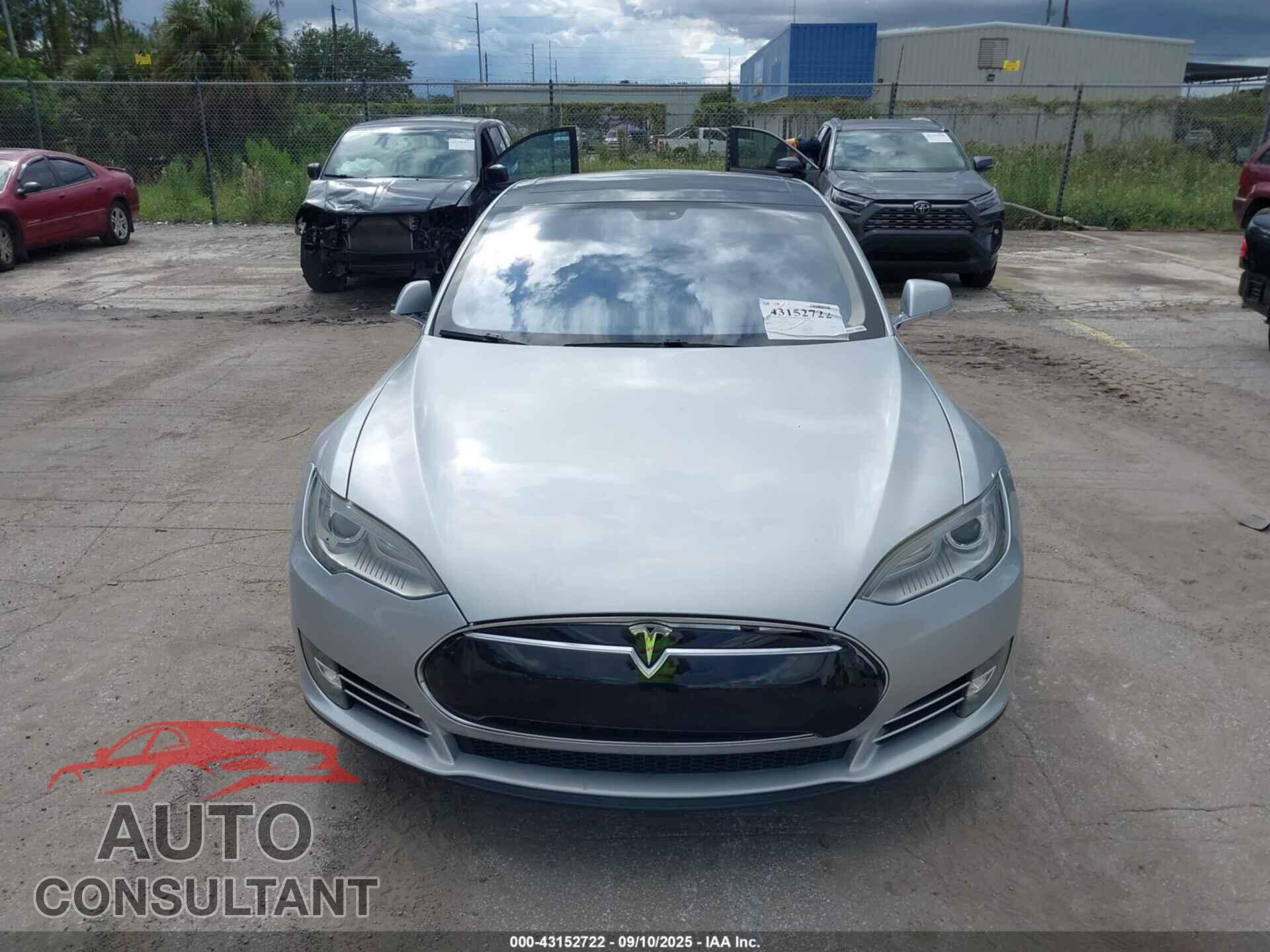 TESLA MODEL S 2012 - 5YJSA1DN1CFP02643