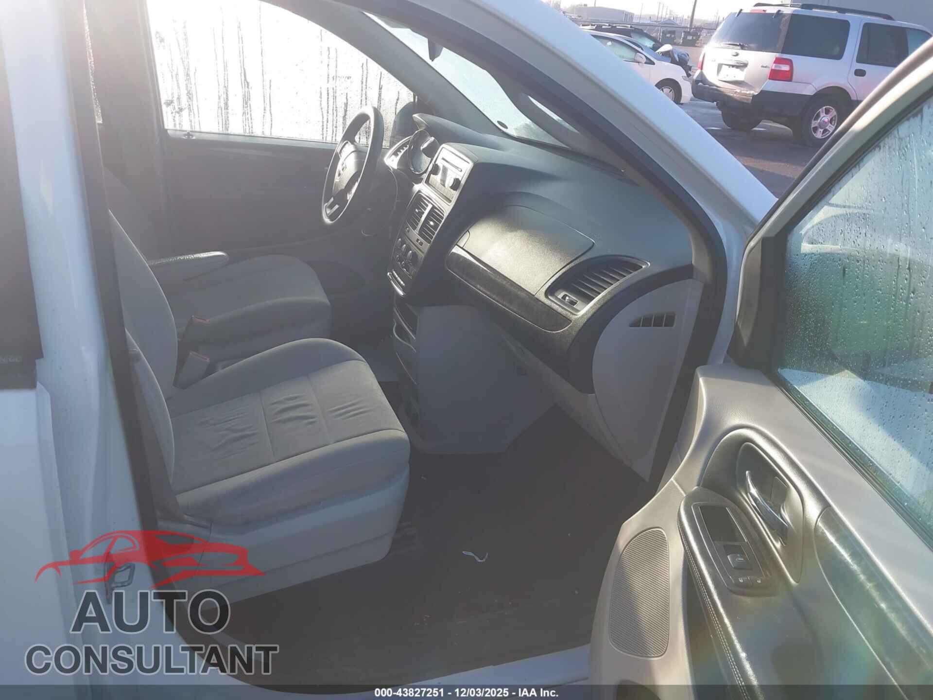 DODGE GRAND CARAVAN 2011 - 2D4RN3DG6BR682542