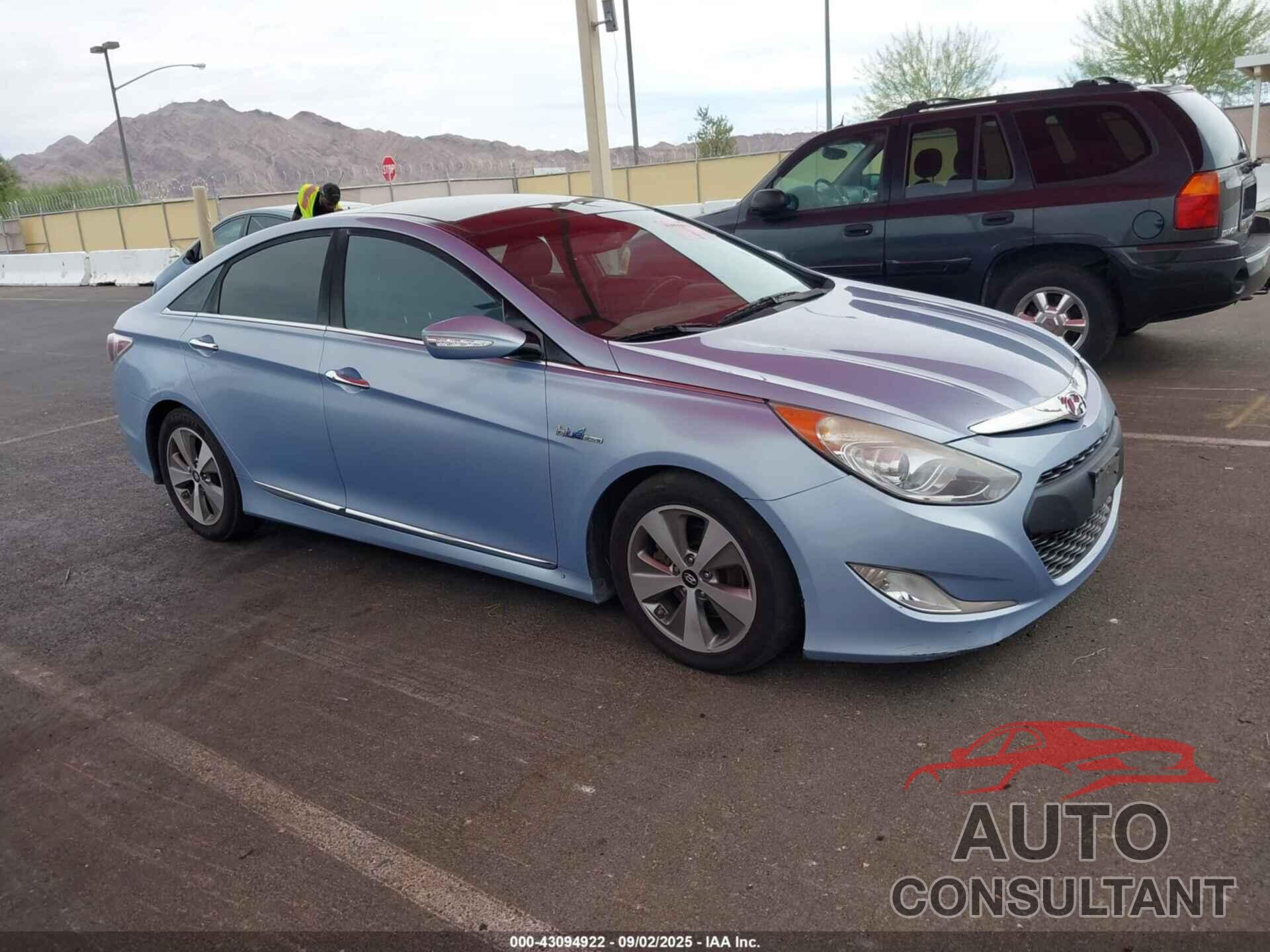 HYUNDAI SONATA HYBRID 2012 - KMHEC4A46CA046710