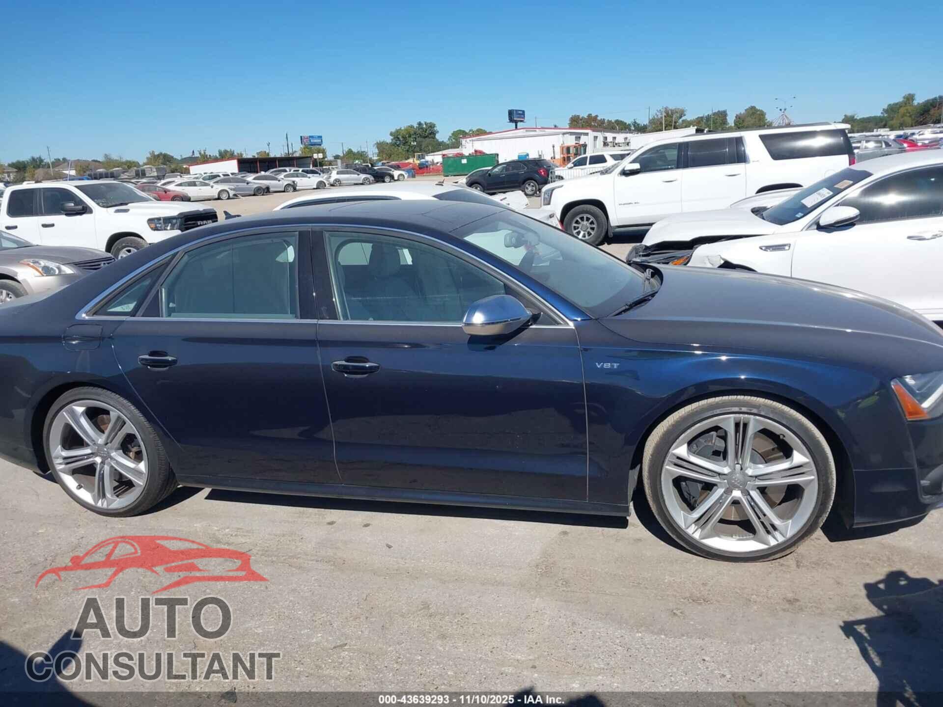 AUDI S8 2013 - WAUD2AFD7DN028475
