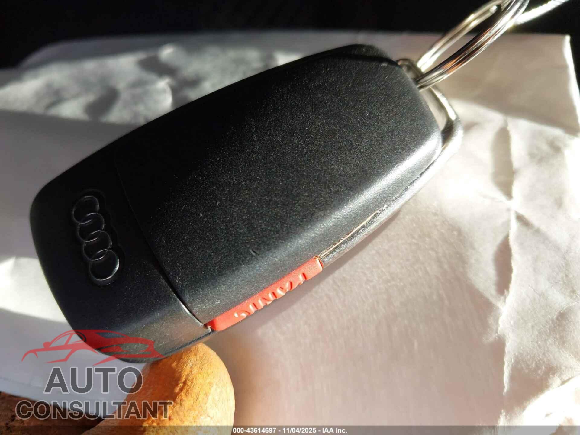 AUDI A3 E-TRON 2017 - WAUTPBFF5HA045079