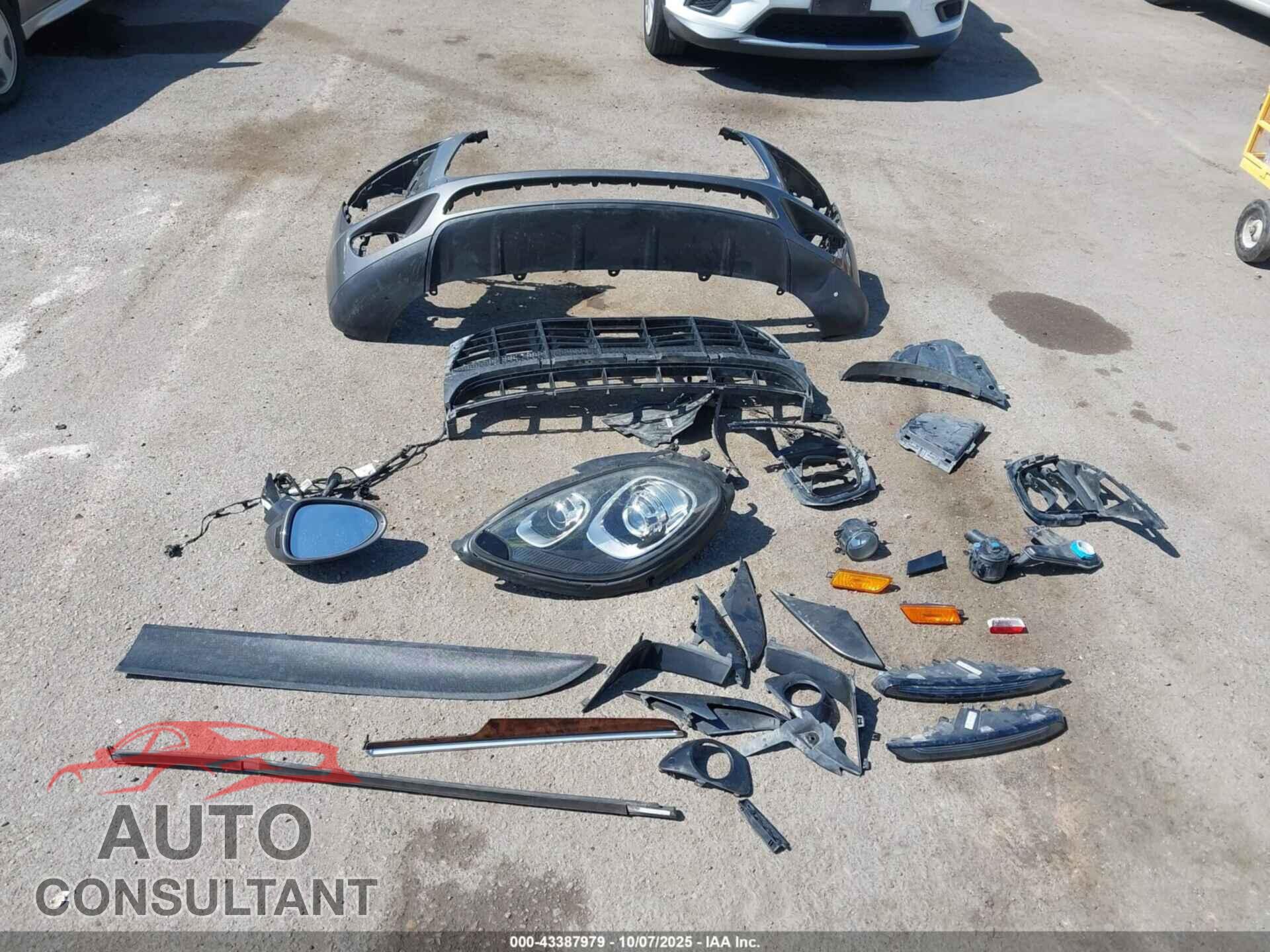 PORSCHE MACAN 2018 - WP1AA2A51JLB03949