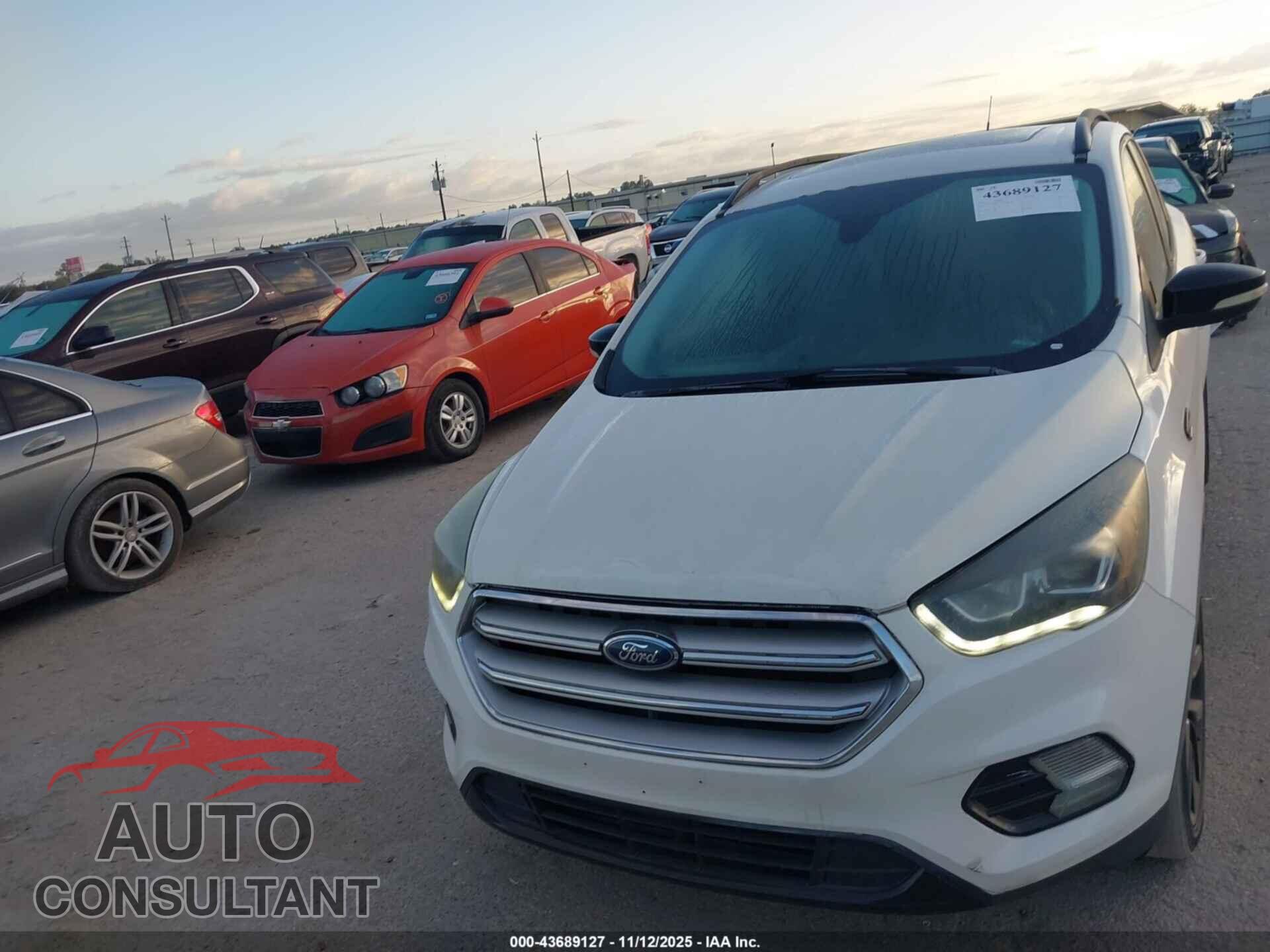 FORD ESCAPE 2017 - 1FMCU0JD5HUC78170