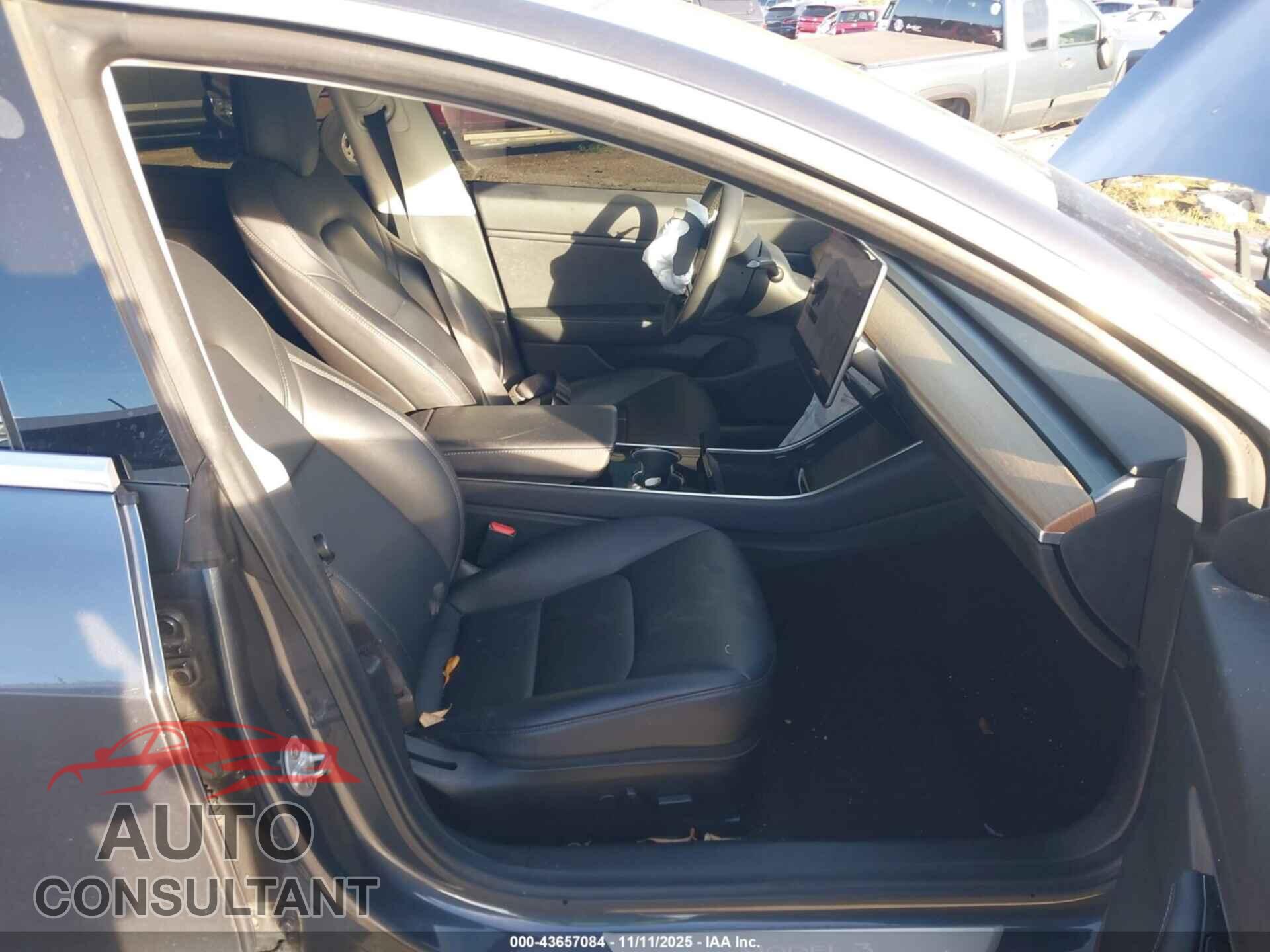 TESLA MODEL 3 2020 - 5YJ3E1EC1LF601706
