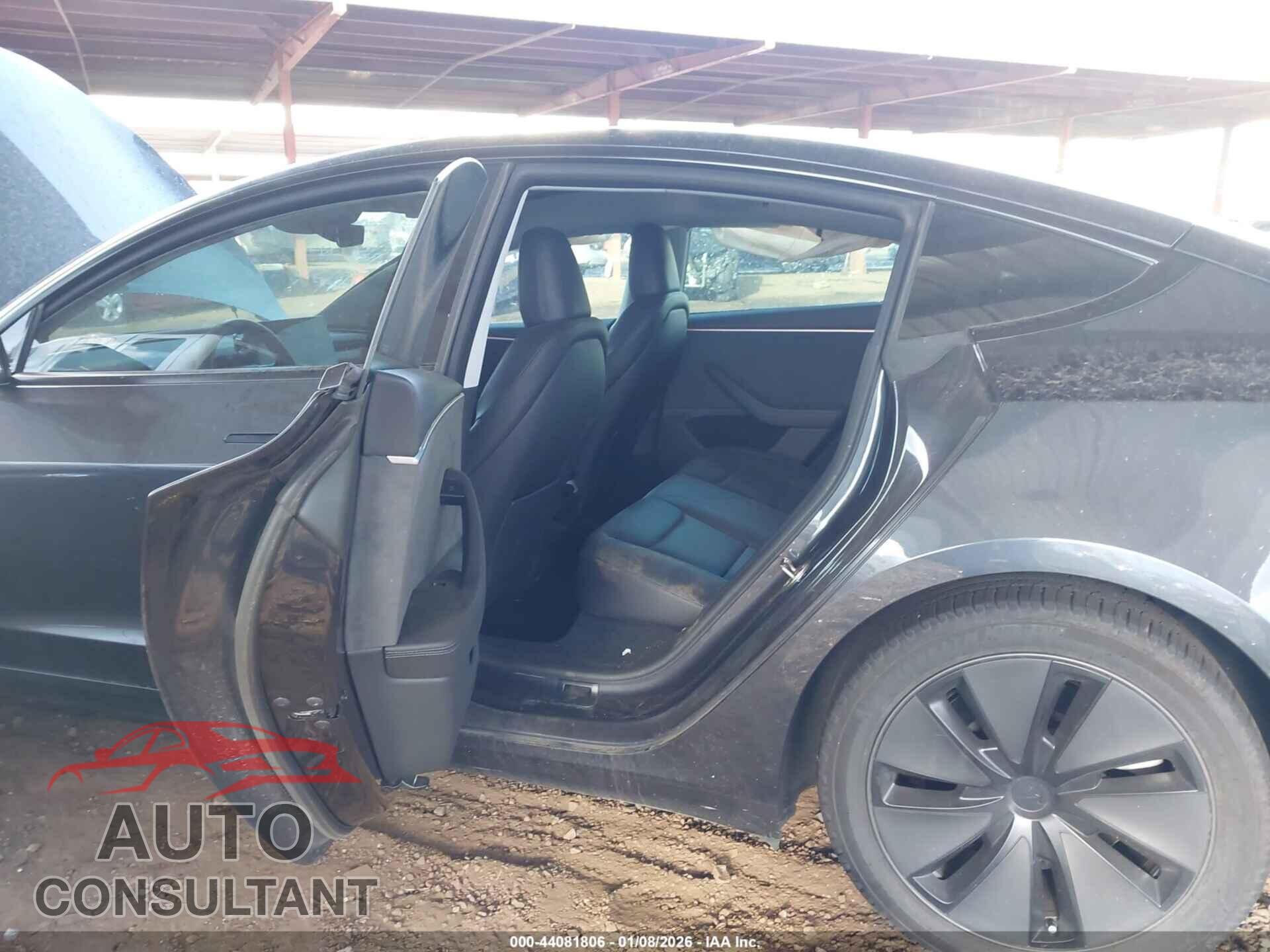 TESLA MODEL 3 2024 - 5YJ3E1EB4RF818294