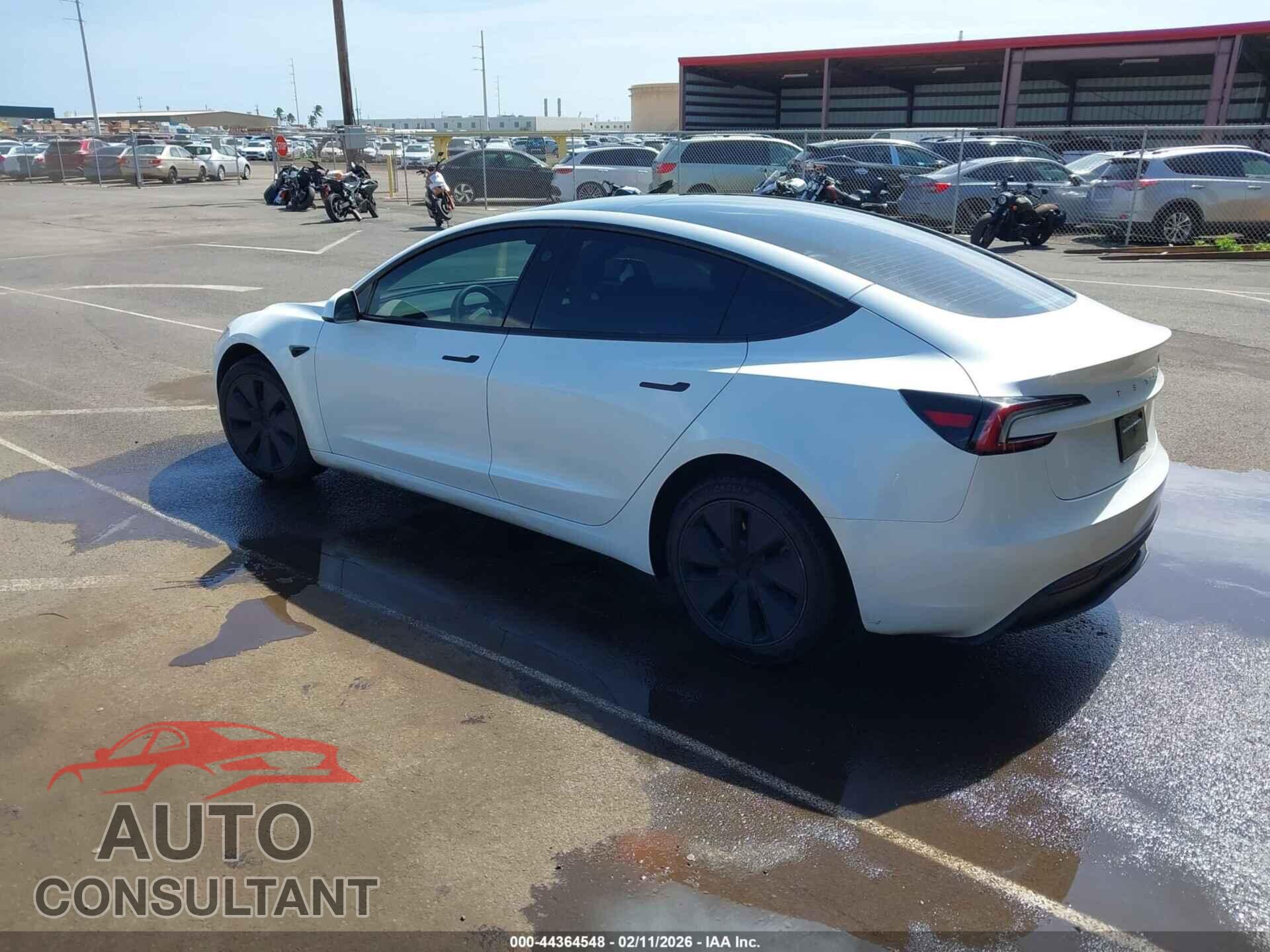 TESLA MODEL 3 2025 - 5YJ3E1EA0SF981943