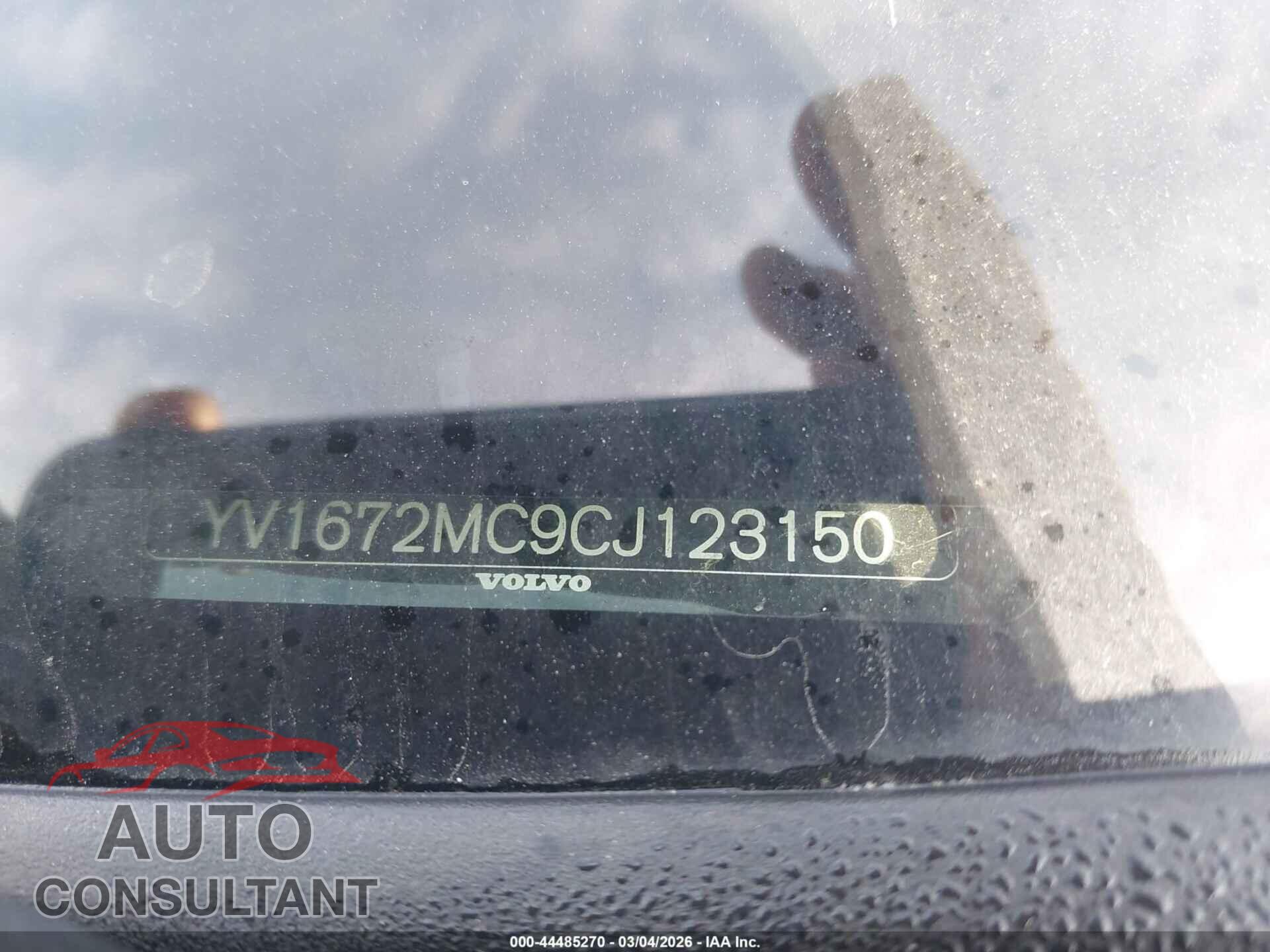 VOLVO C70 2012 - YV1672MC9CJ123150