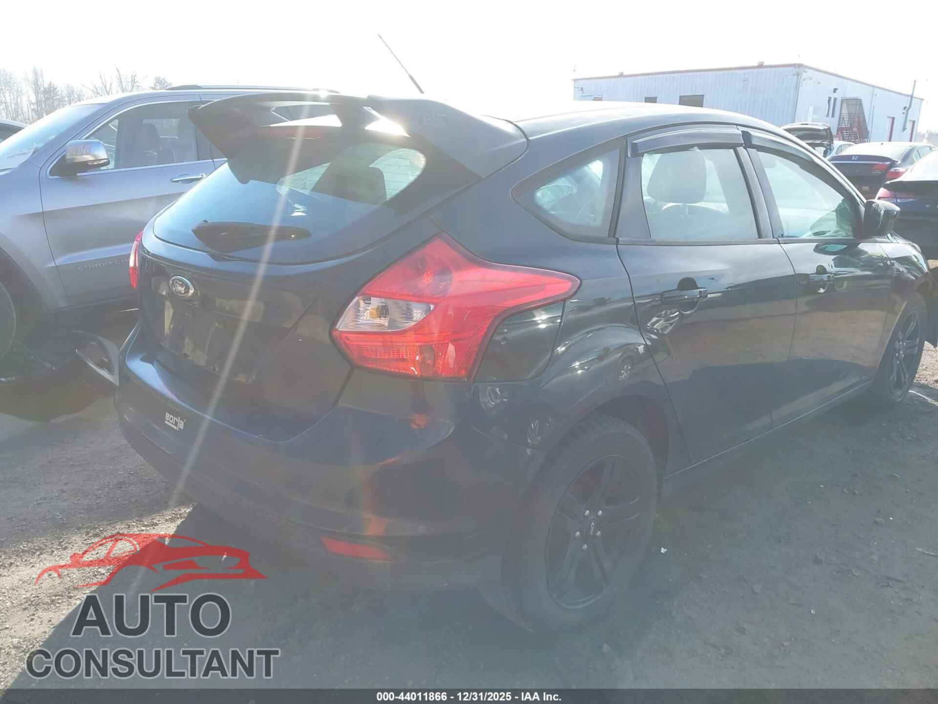 FORD FOCUS 2012 - 1FAHP3K2XCL351716