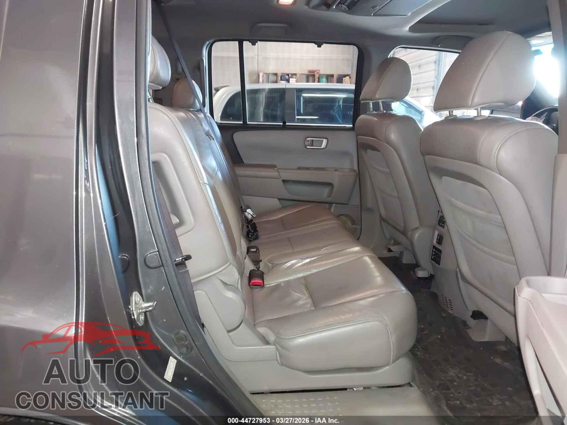 HONDA PILOT 2011 - 5FNYF4H99BB044224
