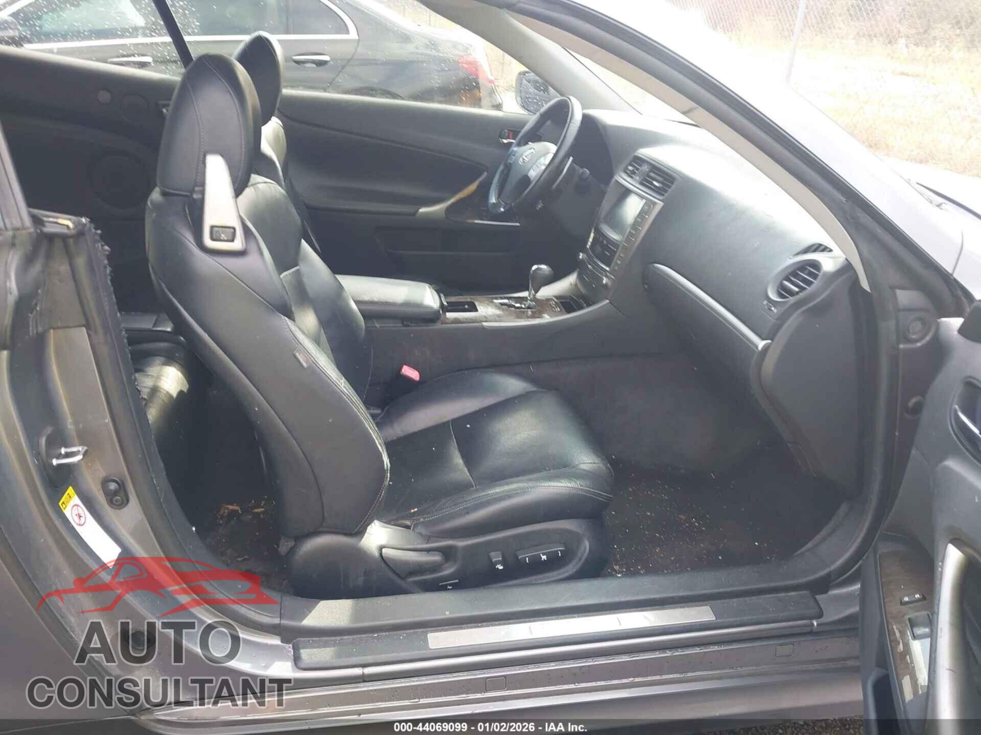 LEXUS IS 350C 2013 - JTHFE2C21D2509558