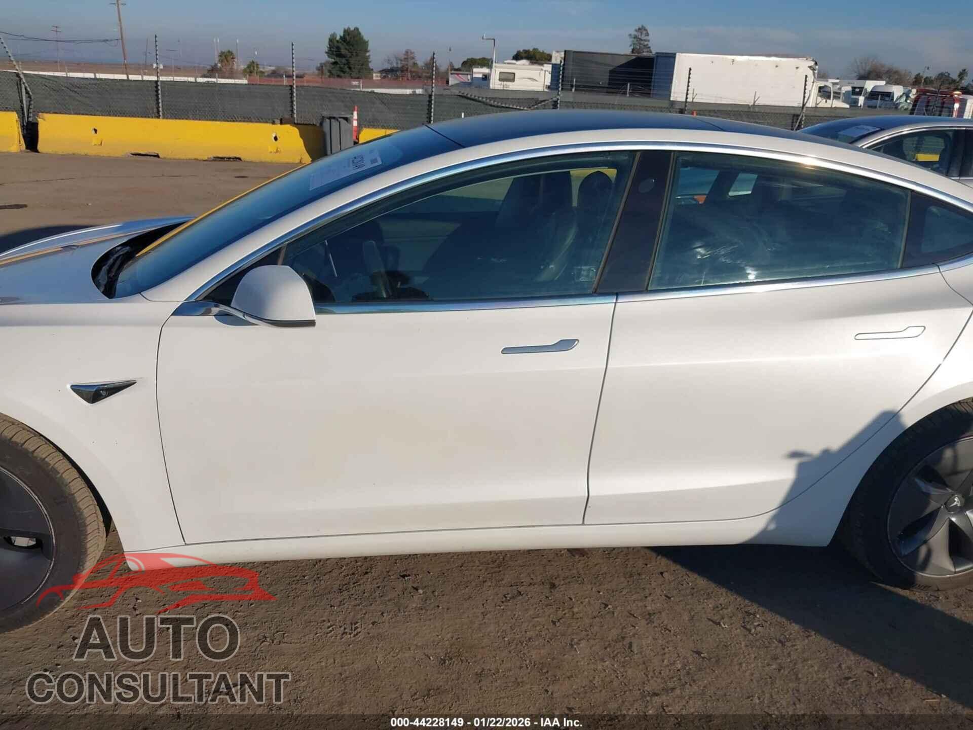 TESLA MODEL 3 2019 - 5YJ3E1EB2KF511356