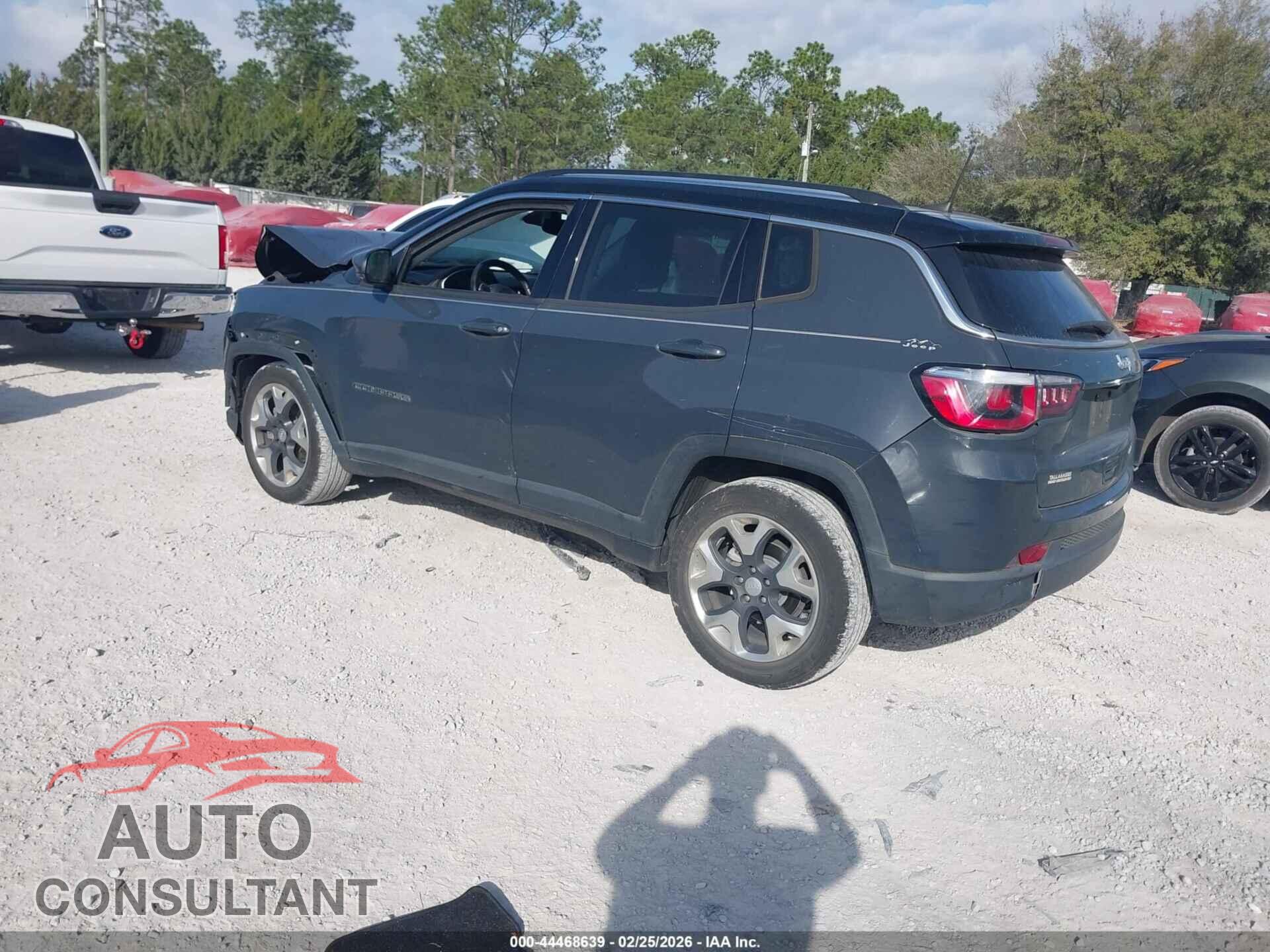 JEEP COMPASS 2018 - 3C4NJCCB2JT351305