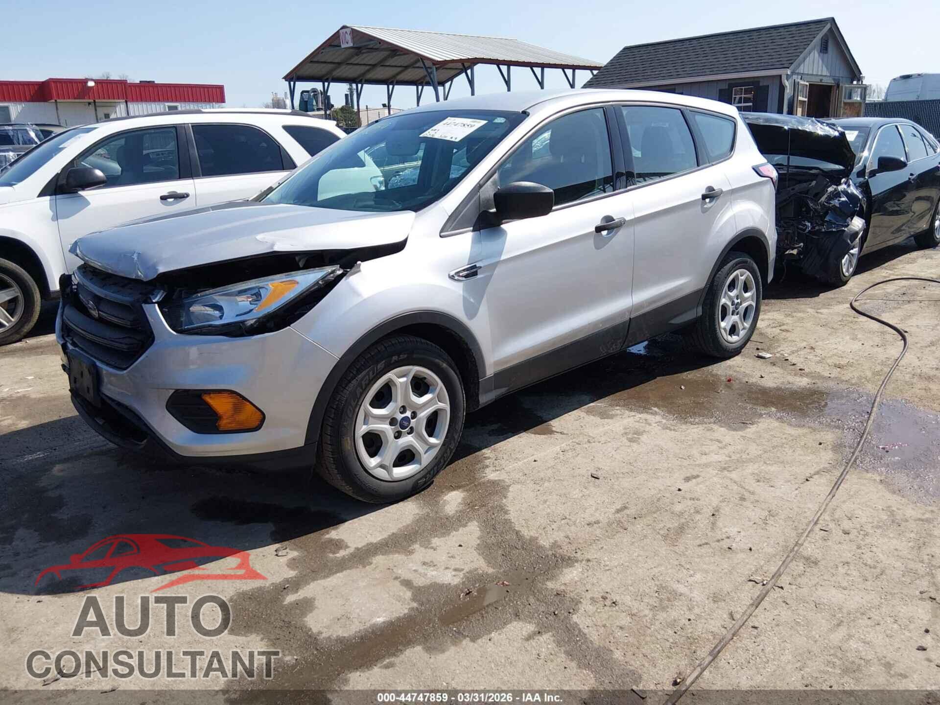 FORD ESCAPE 2017 - 1FMCU0F73HUC44361