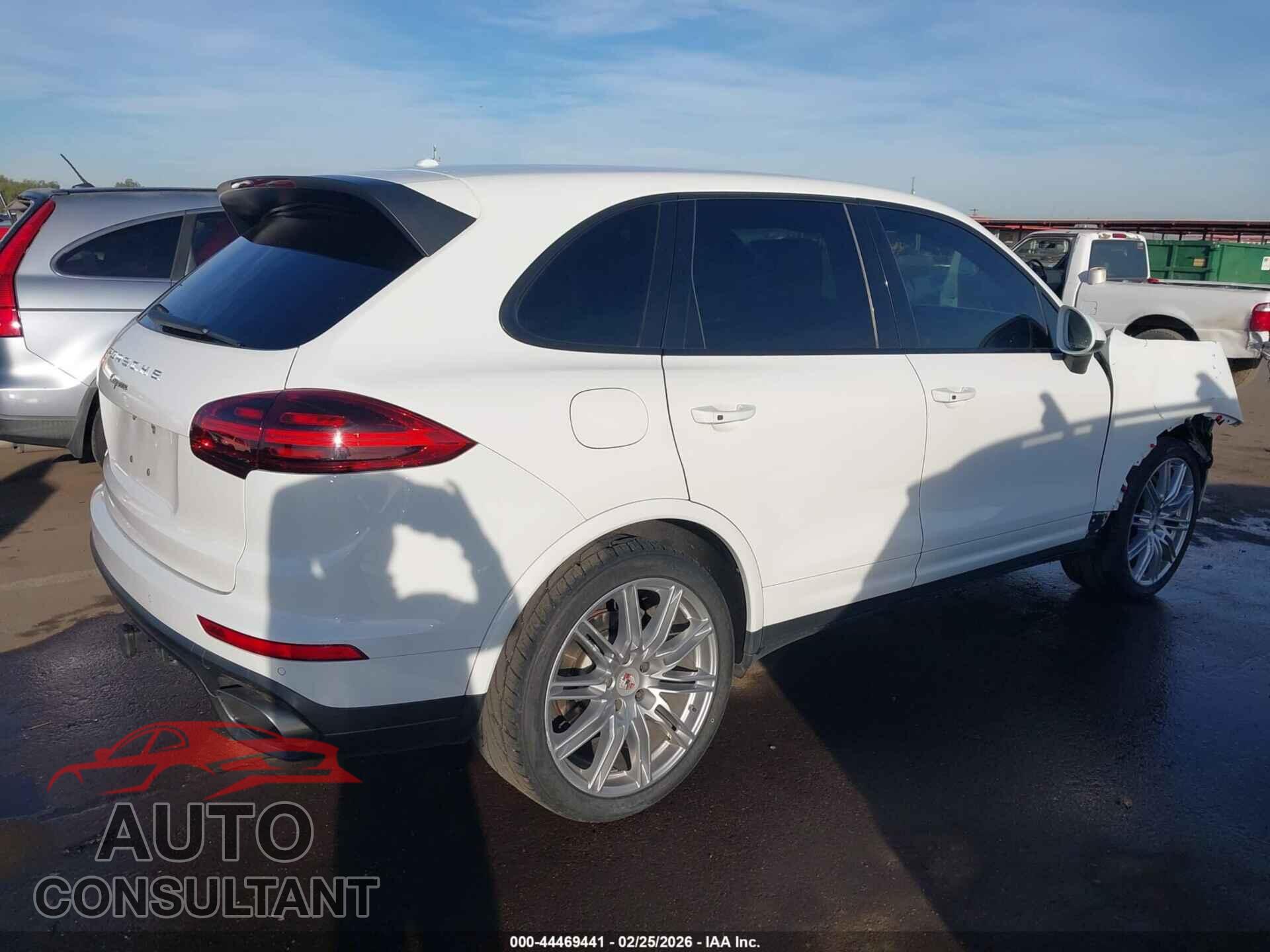 PORSCHE CAYENNE 2017 - WP1AA2A21HKA91128