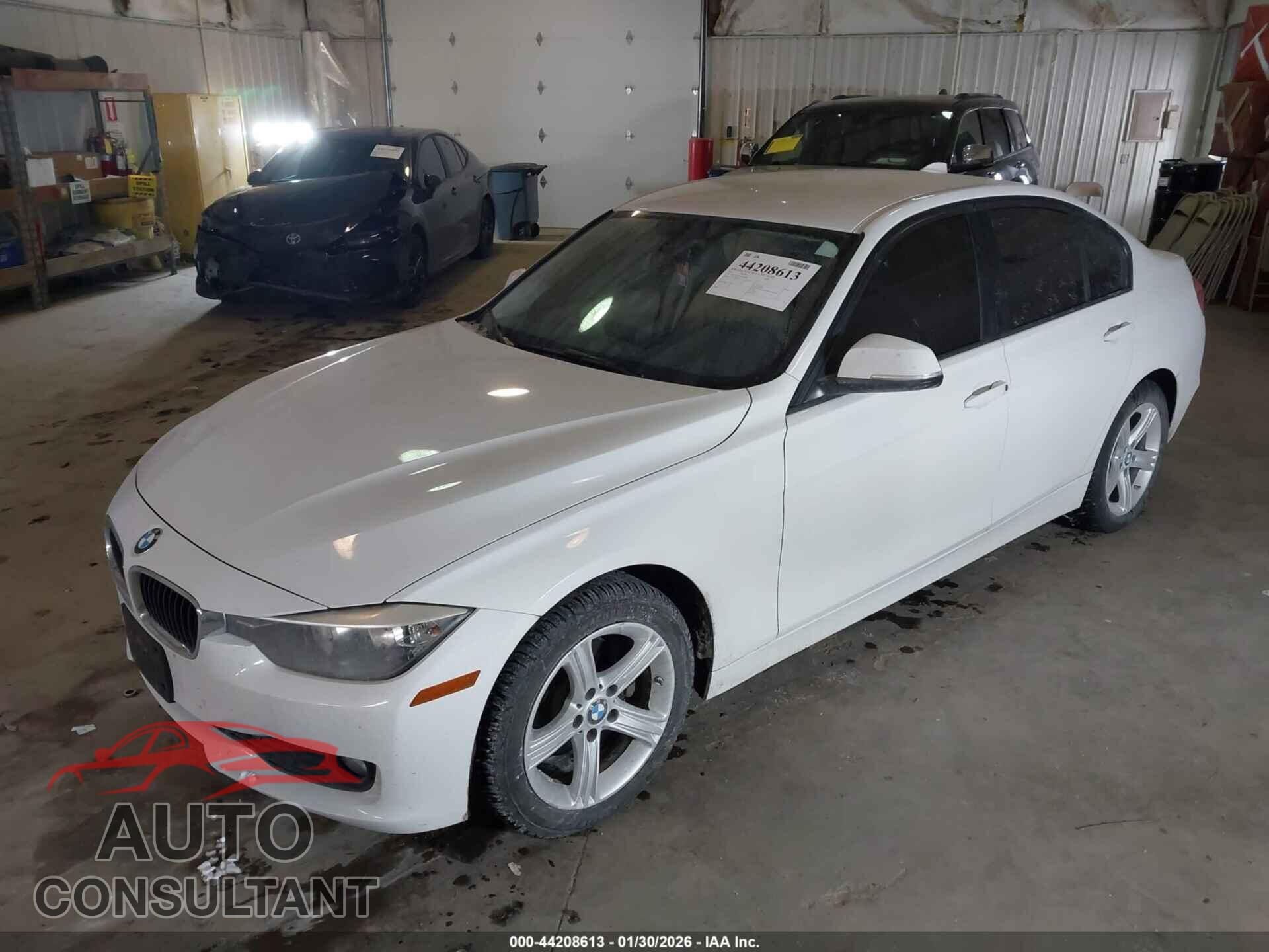 BMW 320I 2014 - WBA3C3C53EF983884