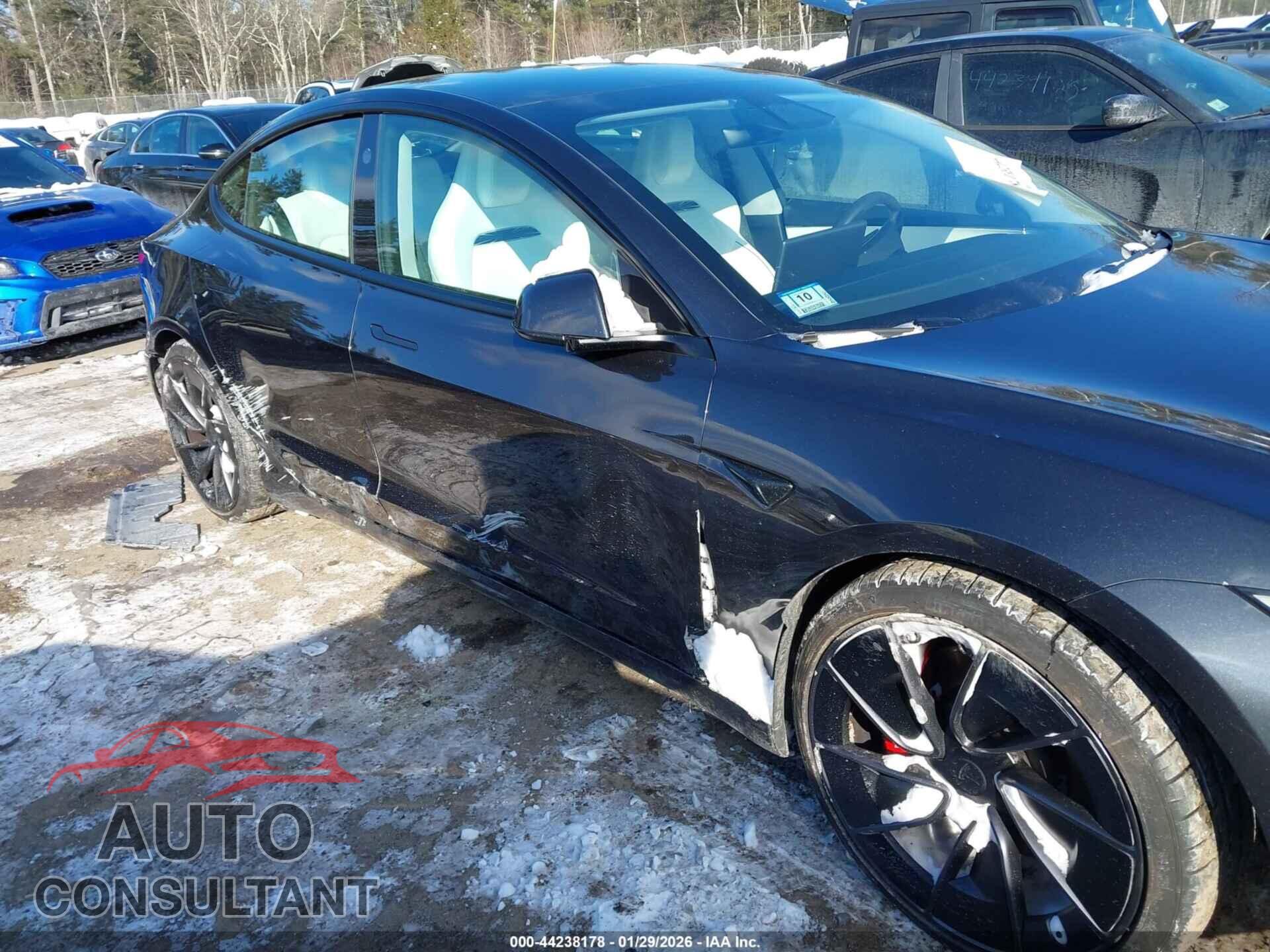 TESLA MODEL 3 2024 - 5YJ3E1ET3RF868211