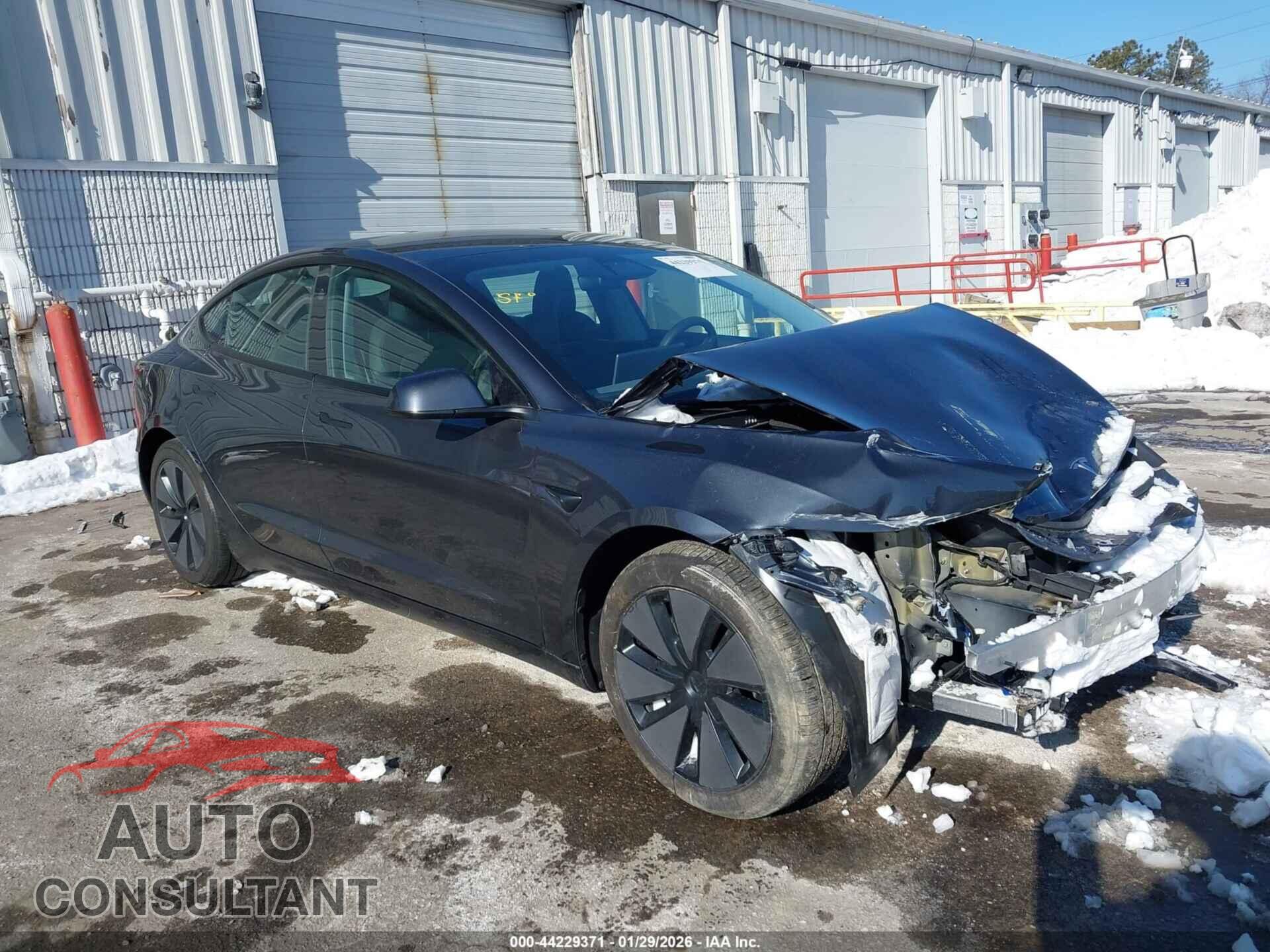 TESLA MODEL 3 2024 - 5YJ3E1EA4RF727372