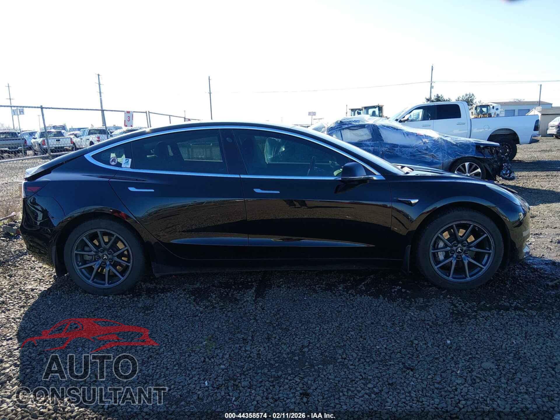 TESLA MODEL 3 2018 - 5YJ3E1EA9JF098518