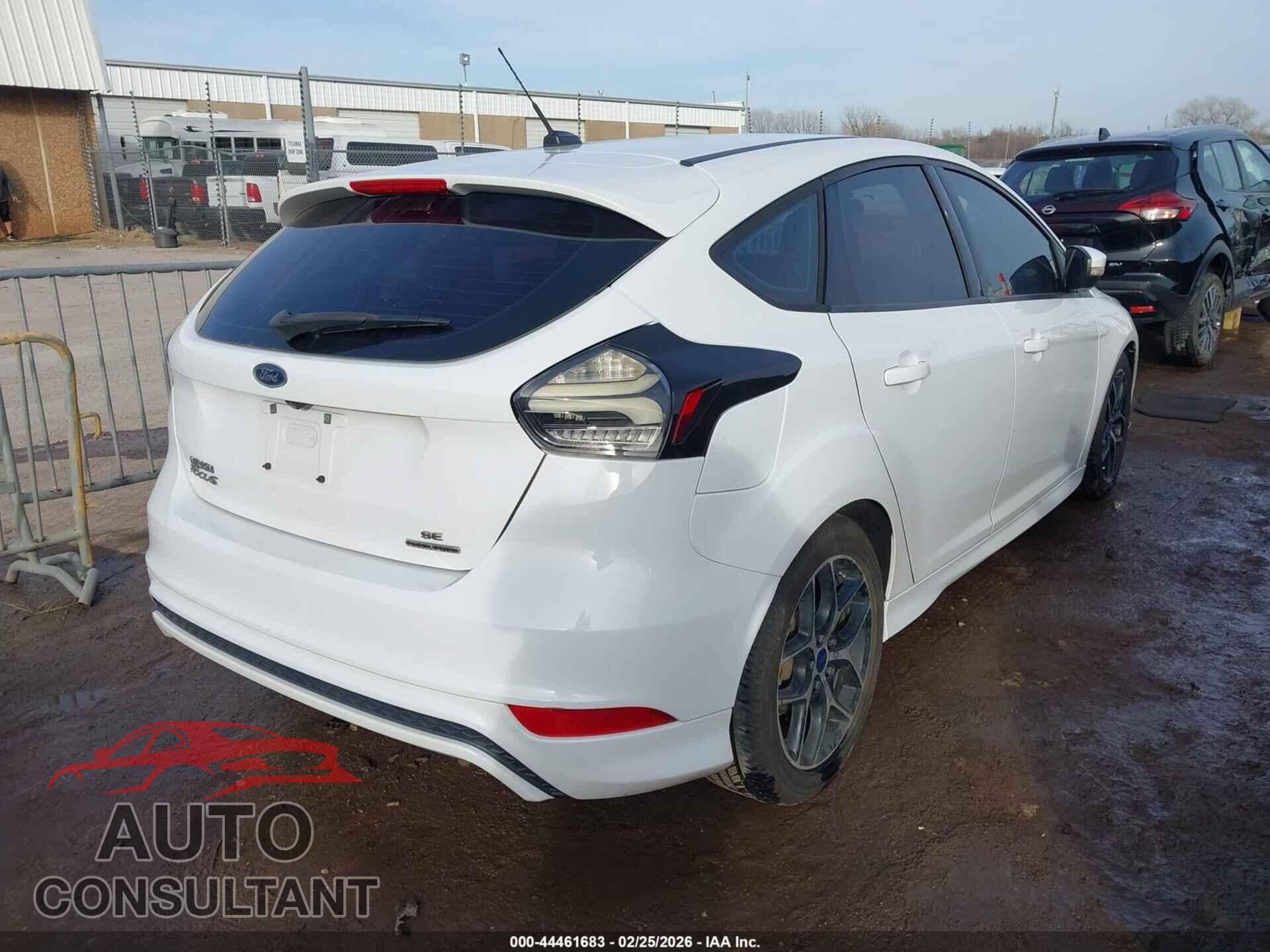 FORD FOCUS 2015 - 1FADP3K29FL358286