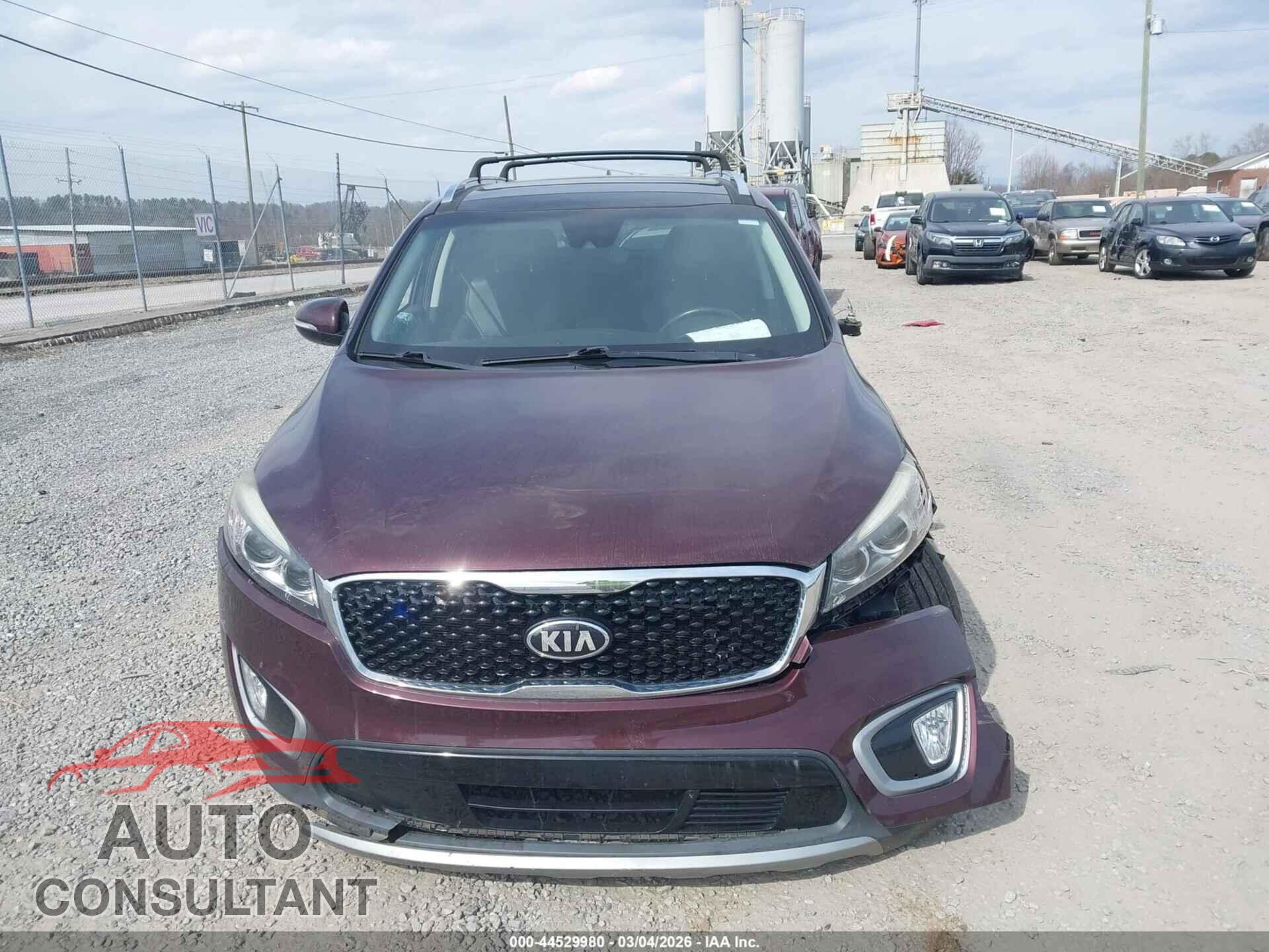 KIA SORENTO 2018 - 5XYPHDA5XJG420157