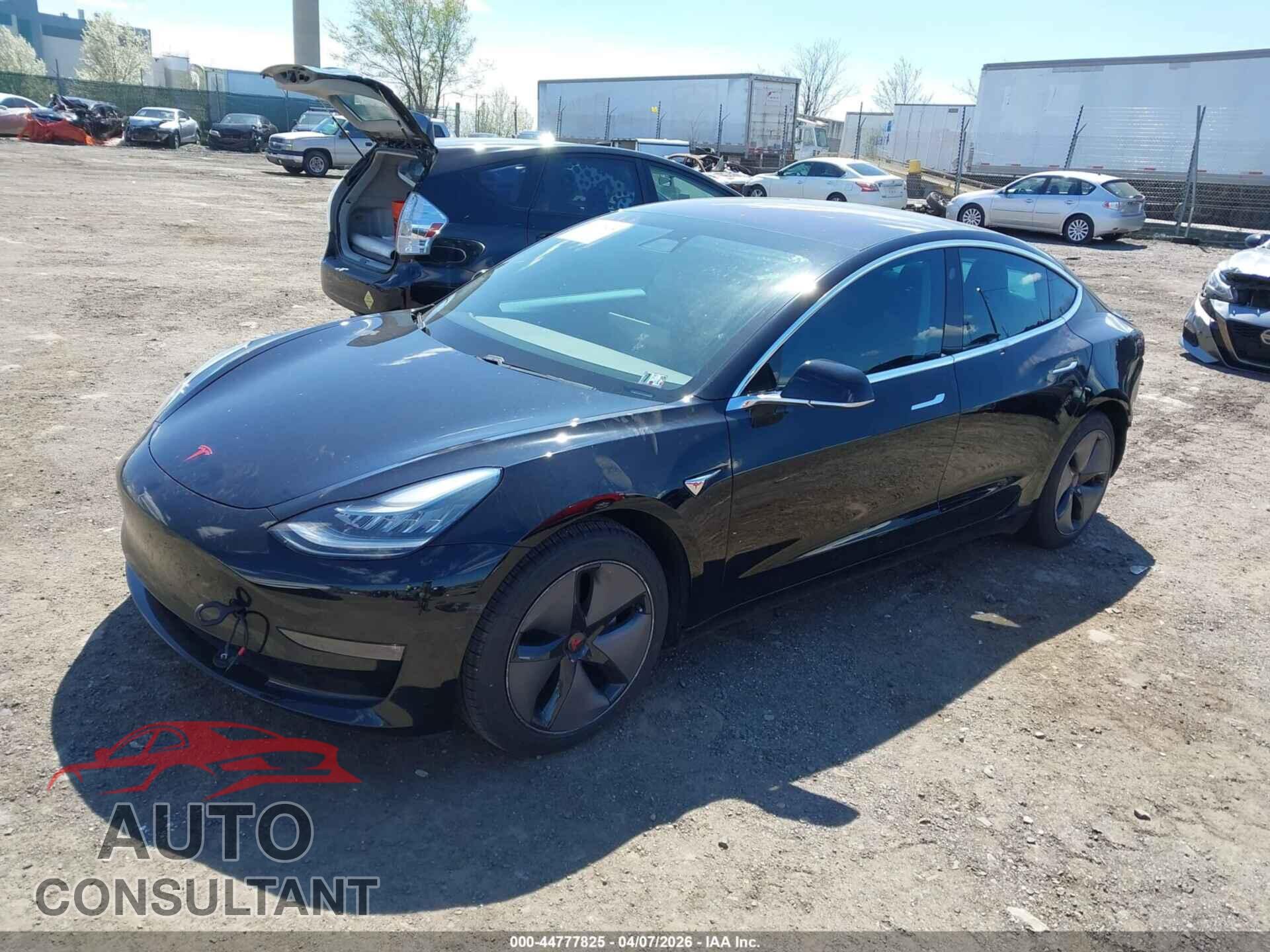 TESLA MODEL 3 2018 - 5YJ3E1EA4JF156552