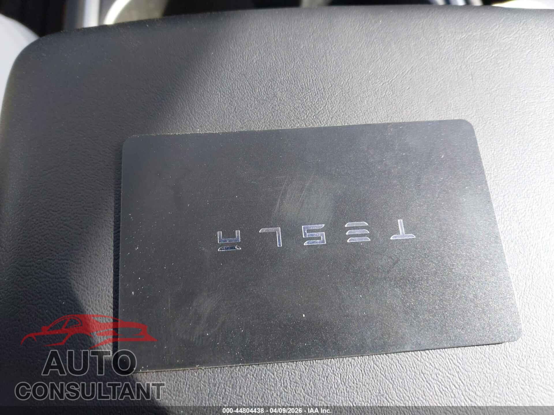 TESLA MODEL Y 2024 - 7SAYGAEE6RF108312