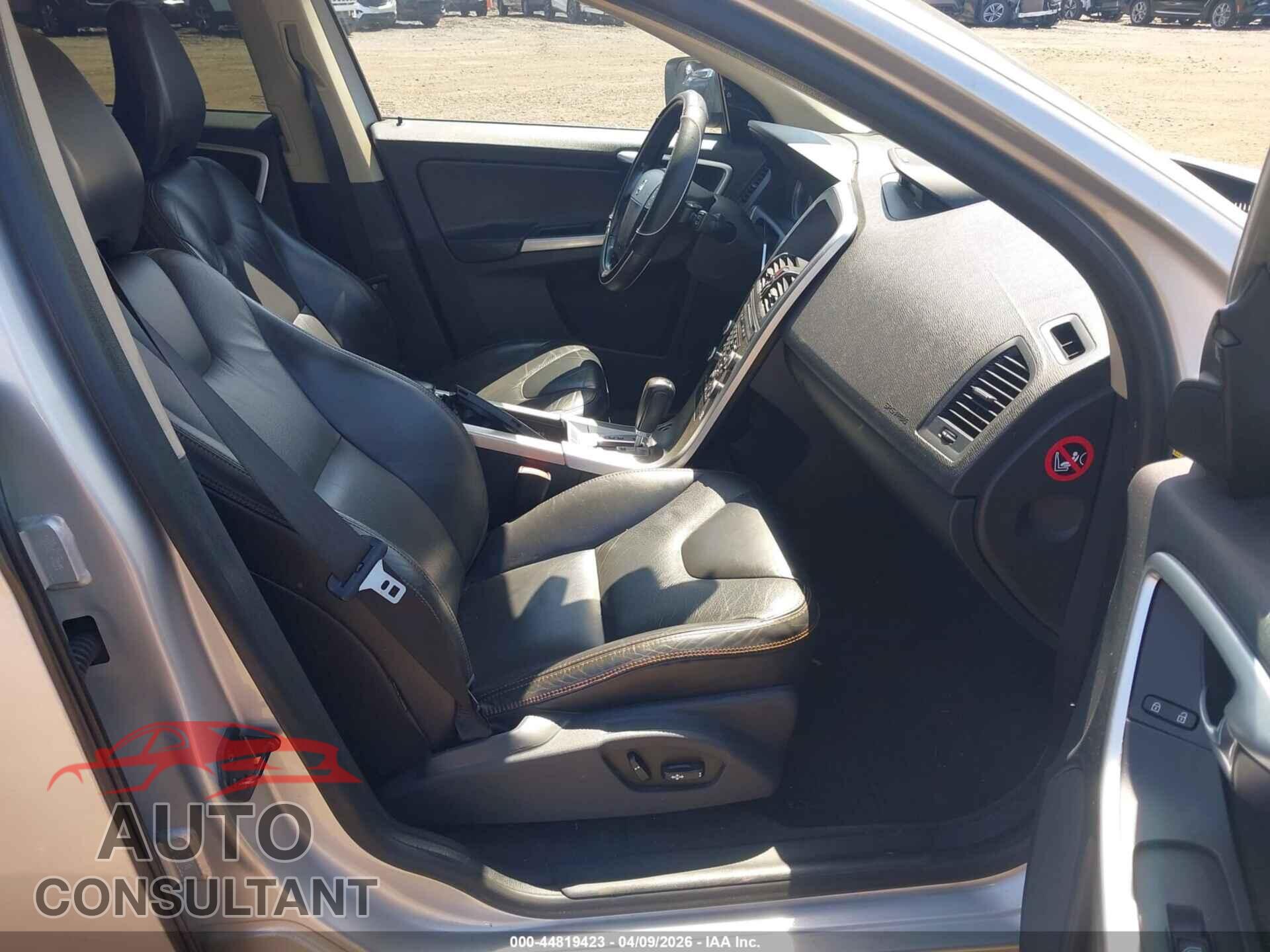 VOLVO XC60 2010 - YV4992DZ0A2021404