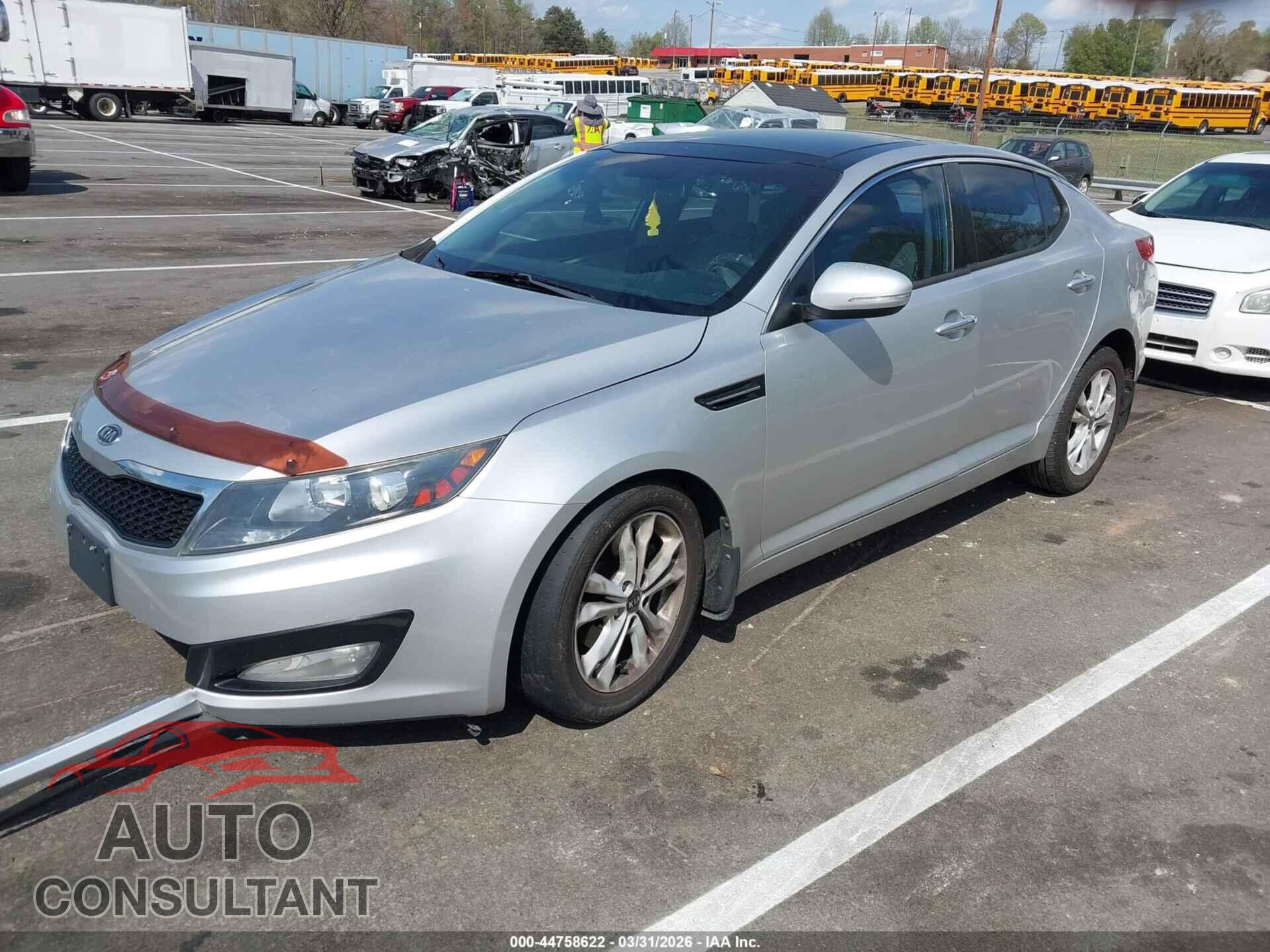 KIA OPTIMA 2011 - KNAGN4A75B5103744