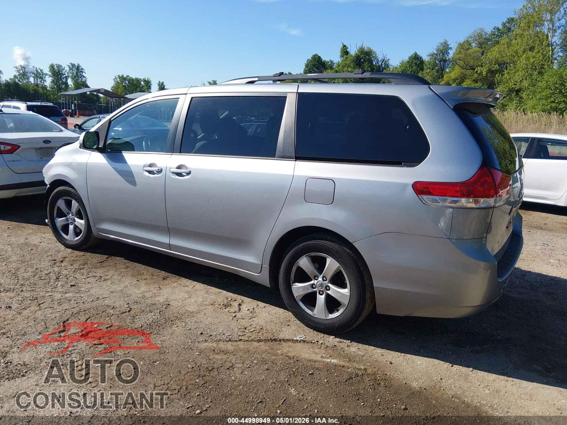 TOYOTA SIENNA 2013 - 5TDKK3DC8DS401162