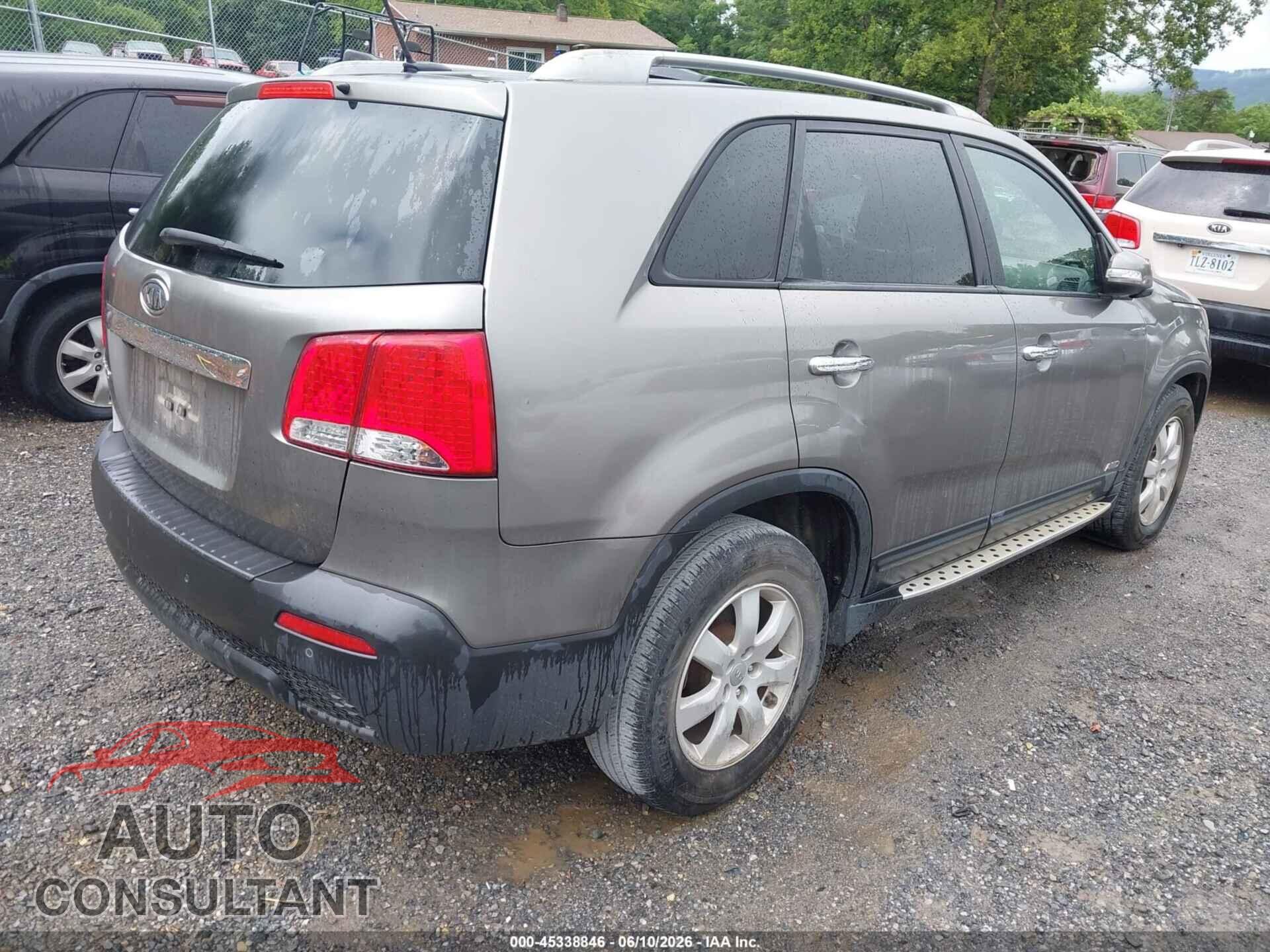 KIA SORENTO 2013 - 5XYKTDA24DG324379