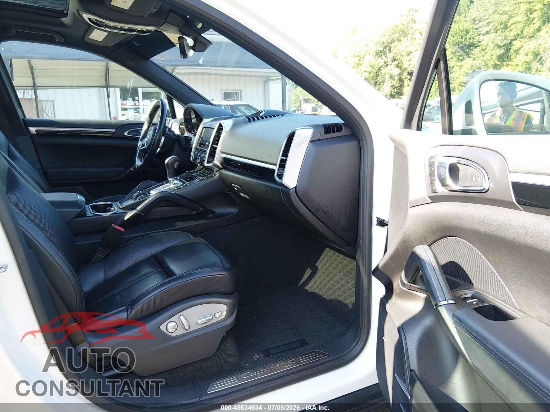 PORSCHE CAYENNE 2016 - WP1AB2A29GLA92131