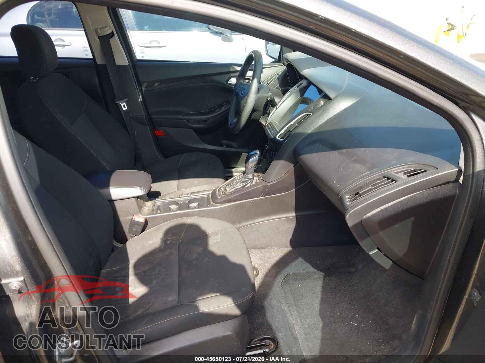 FORD FOCUS 2015 - 1FADP3K26FL370511