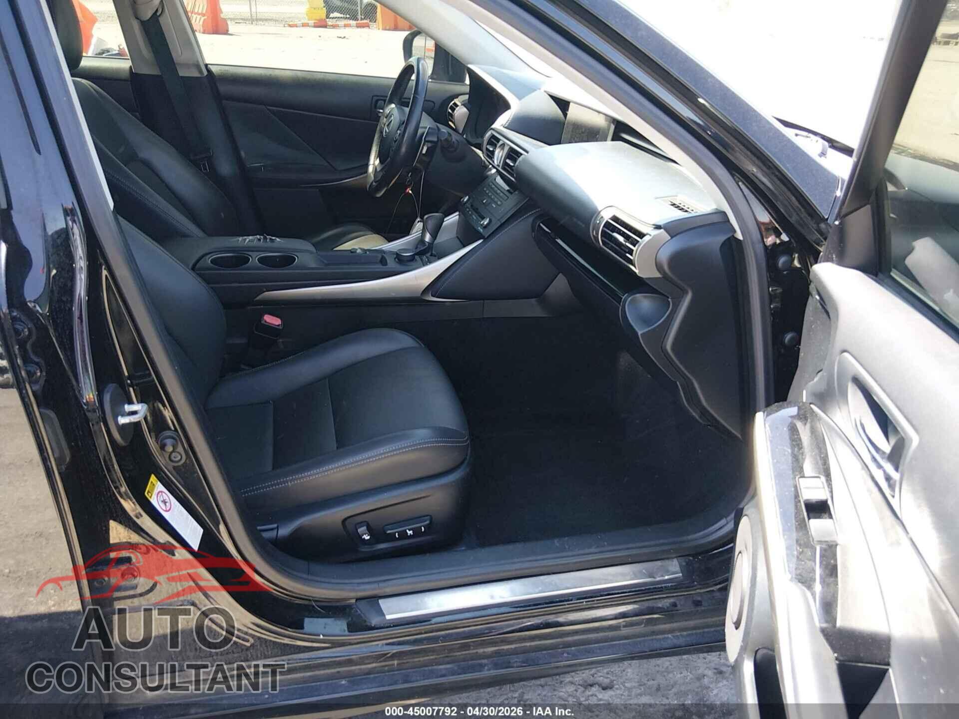 LEXUS IS 250 2015 - JTHBF1D28F5081428