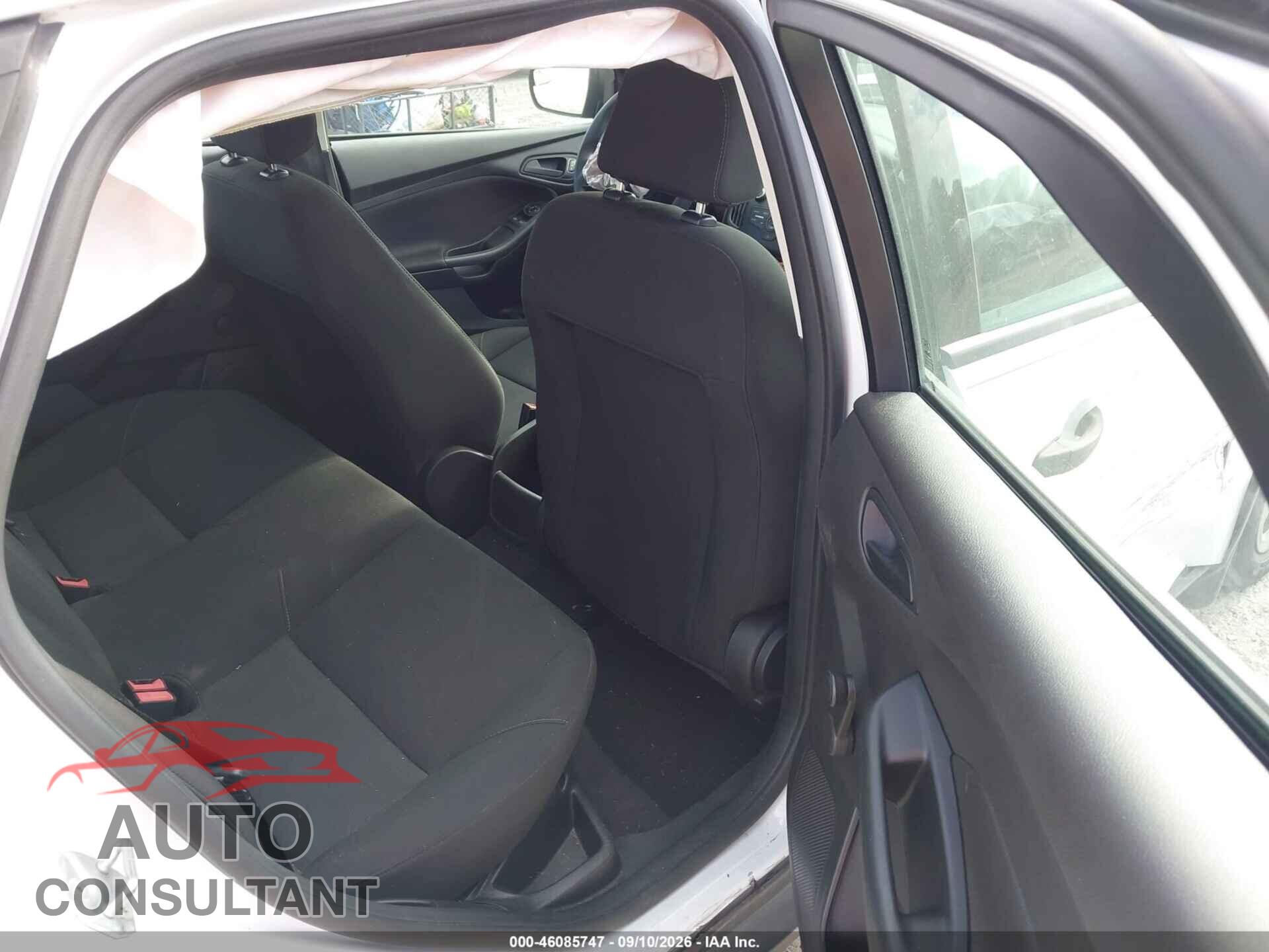 FORD FOCUS 2016 - 1FADP3E22GL226578