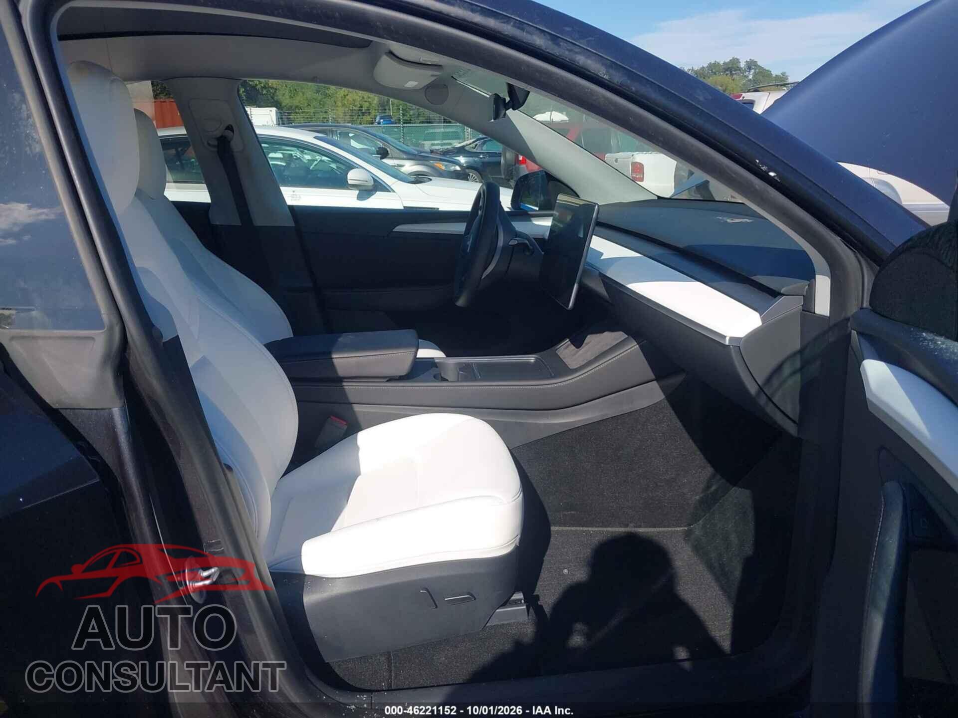TESLA MODEL Y 2024 - 7SAYGDEE2RA220121
