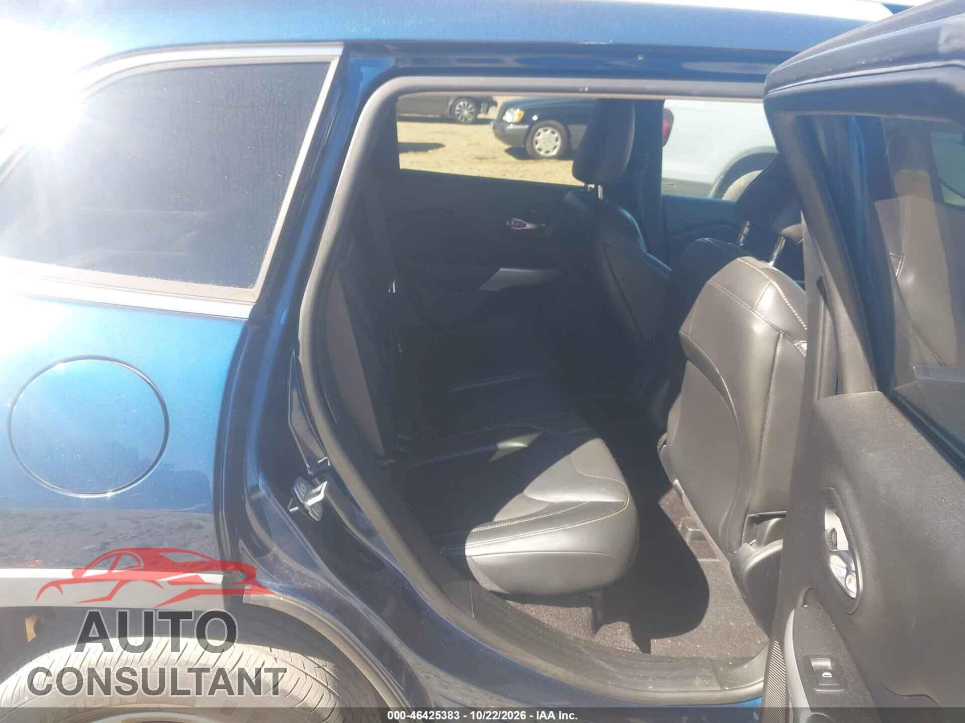 JEEP CHEROKEE 2018 - 1C4PJLLB7JD590427
