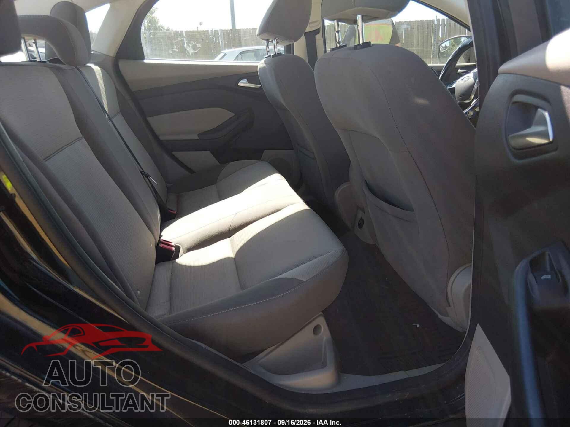 FORD FOCUS 2014 - 1FADP3F27EL387794