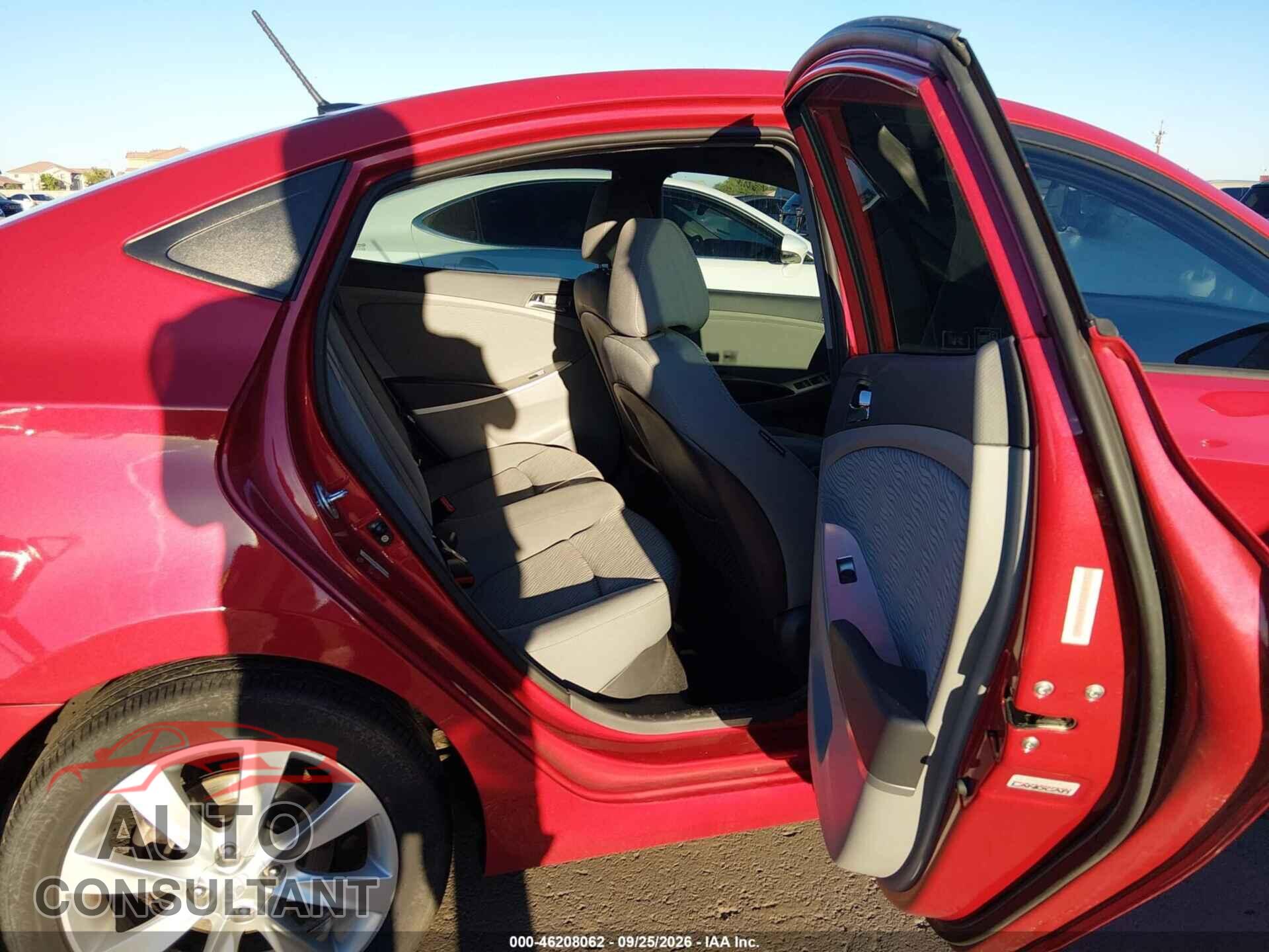 HYUNDAI ACCENT 2012 - KMHCU4AE5CU187912