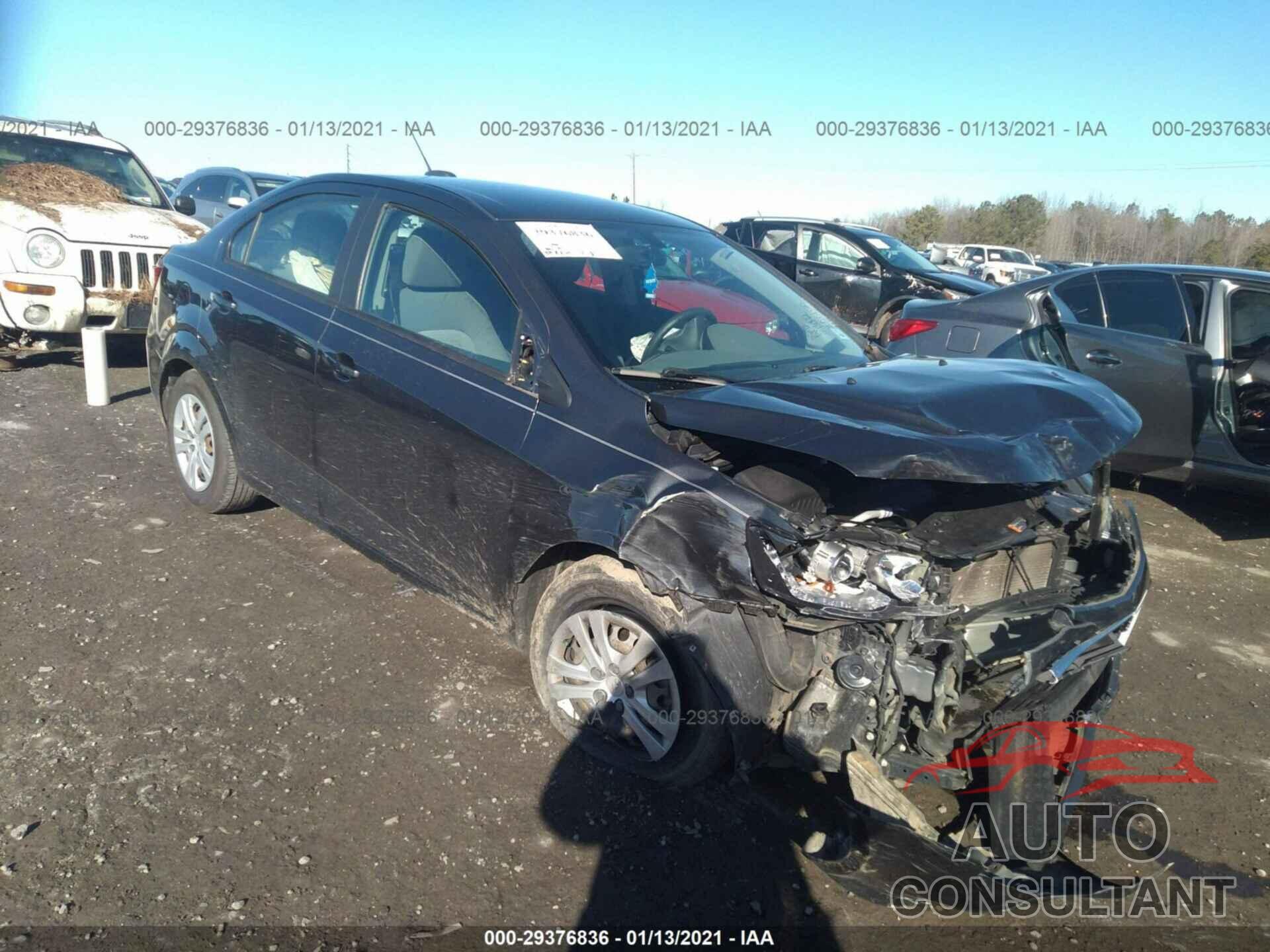 CHEVROLET SONIC 2017 - 1G1JB5SH9H4134825