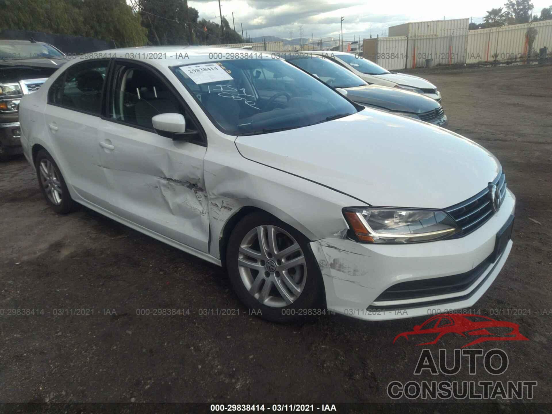VOLKSWAGEN JETTA 2018 - 3VW2B7AJ4JM233779