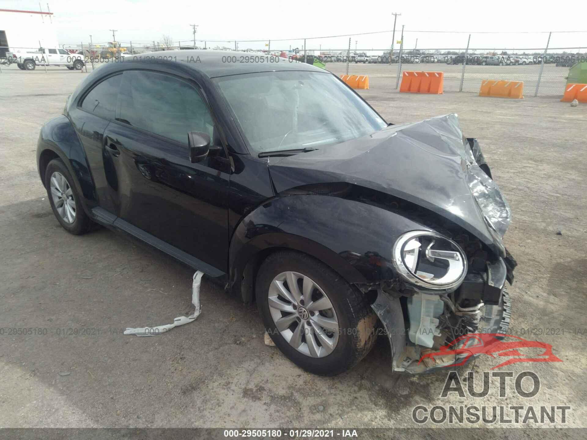 VOLKSWAGEN BEETLE 2018 - 3VWFD7ATXJM708557