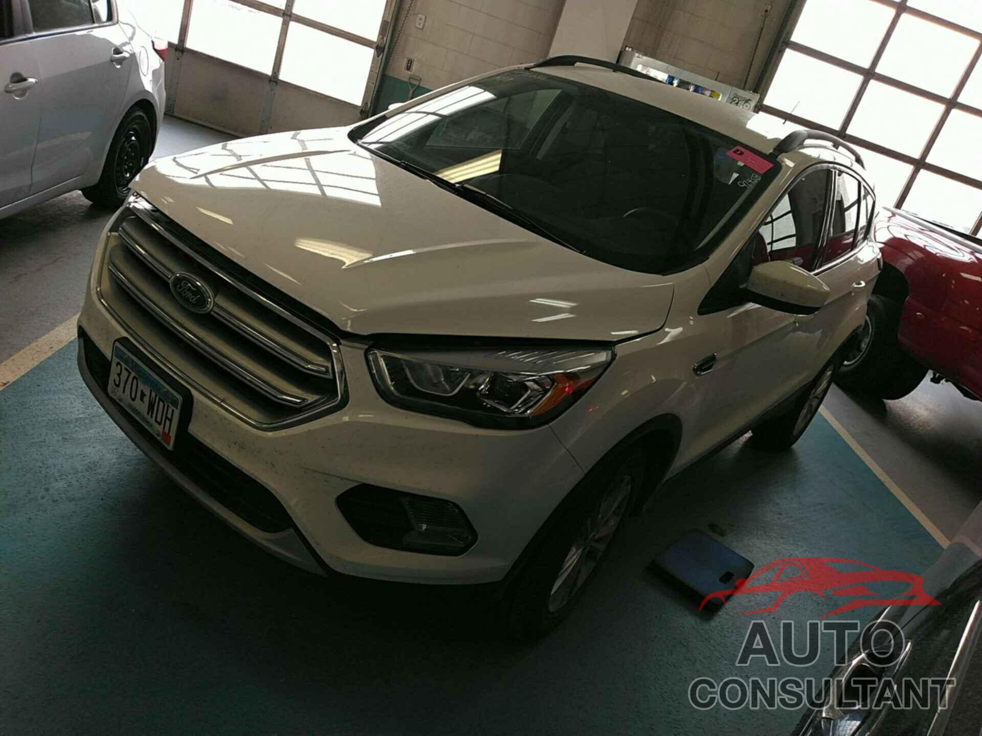 FORD ESCAPE 2017 - 1FMCU9GD9HUC55910