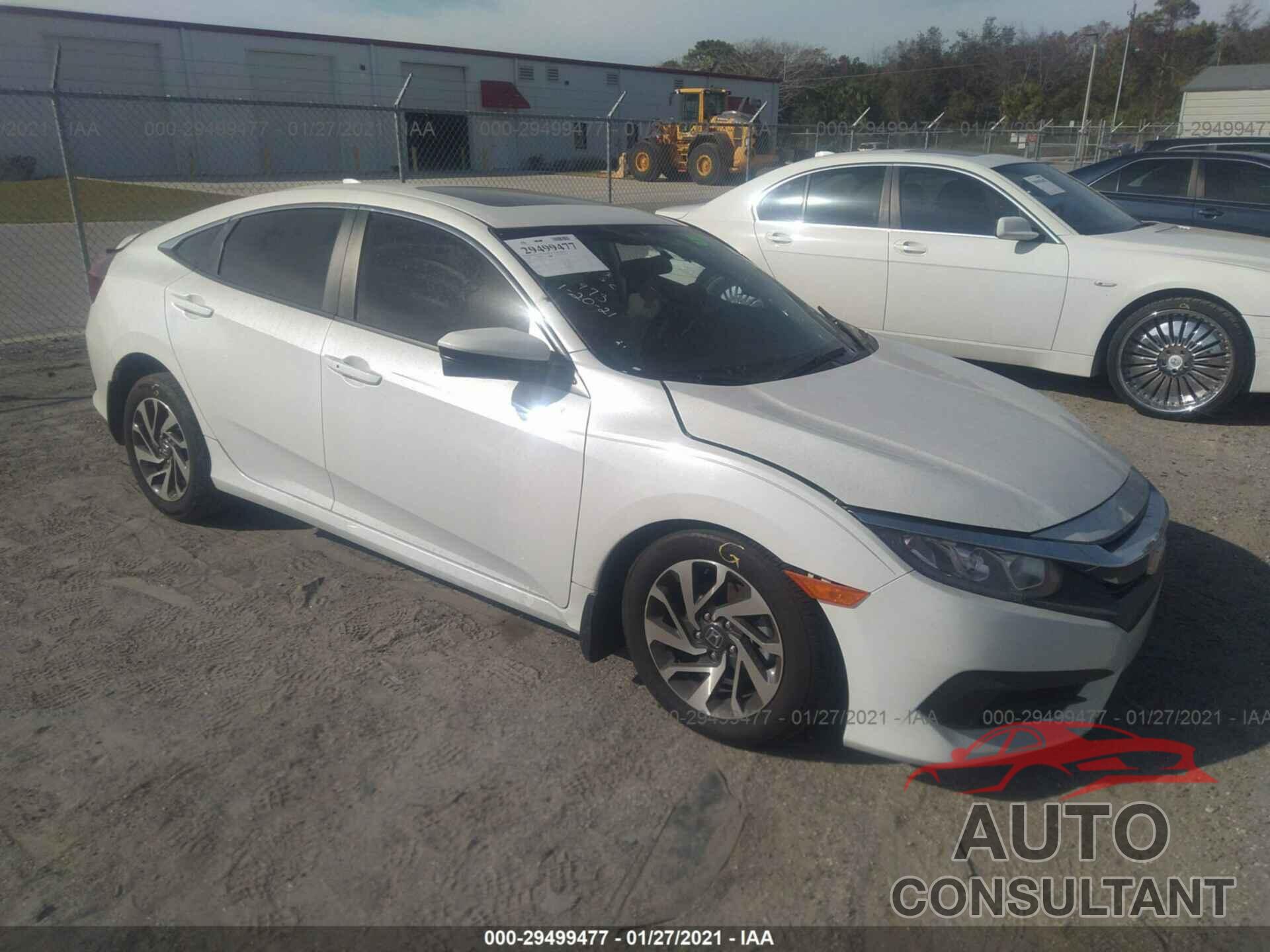 HONDA CIVIC SEDAN 2018 - 19XFC2F74JE000304