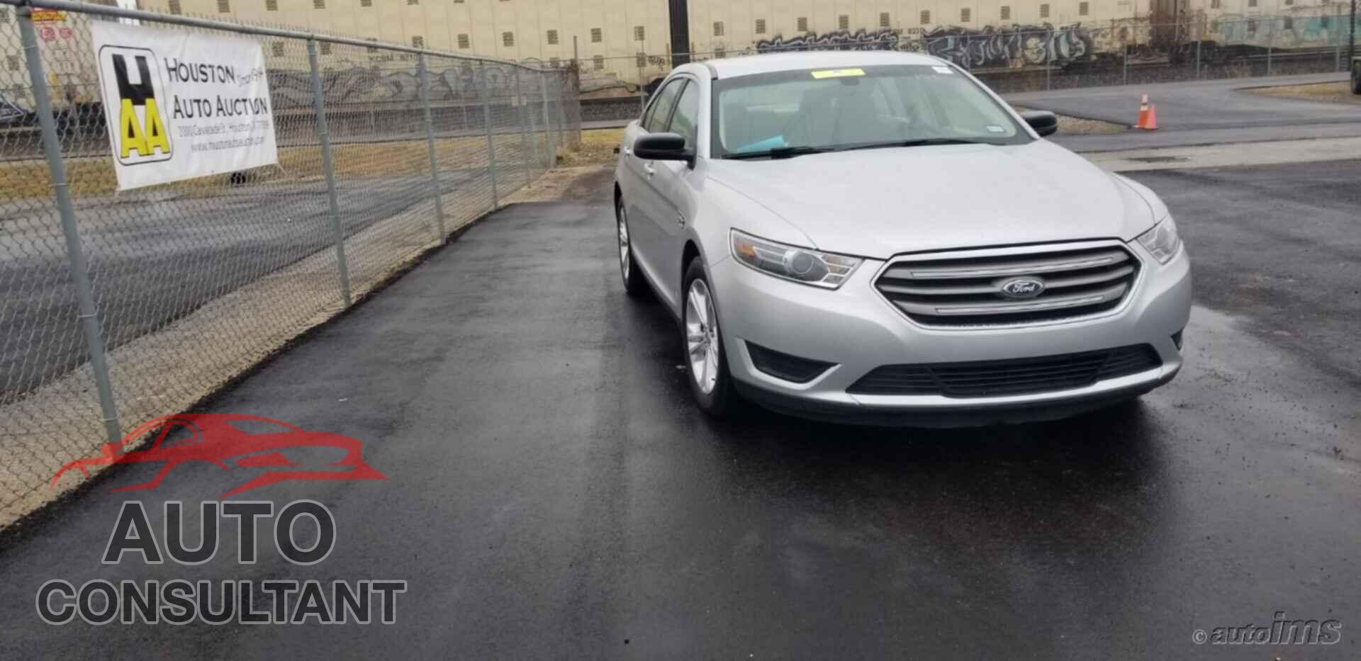 FORD TAURUS 2017 - 1FAHP2D82HG105920