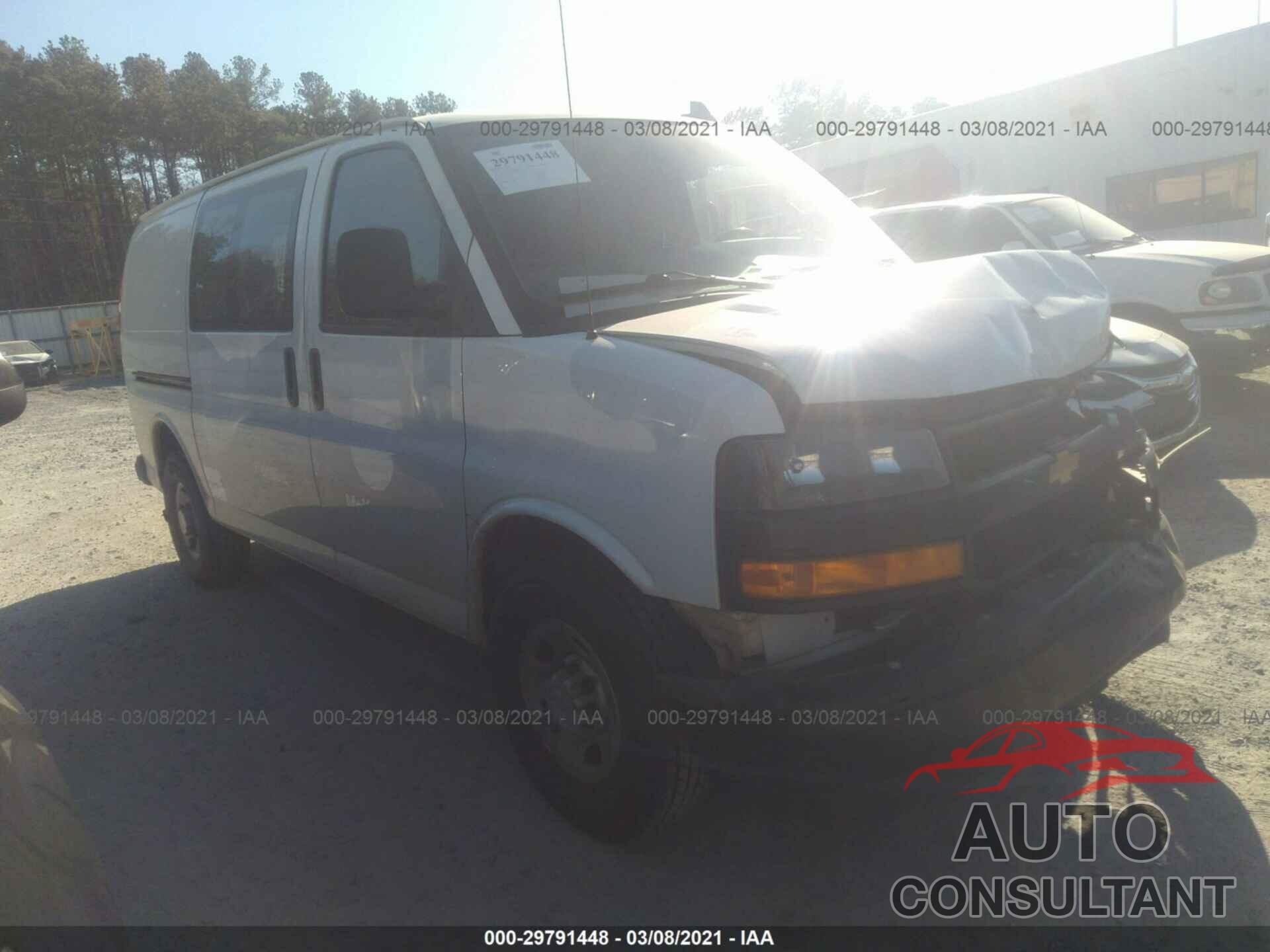 CHEVROLET EXPRESS CARGO VAN 2018 - 1GCWGAFG6J1320497