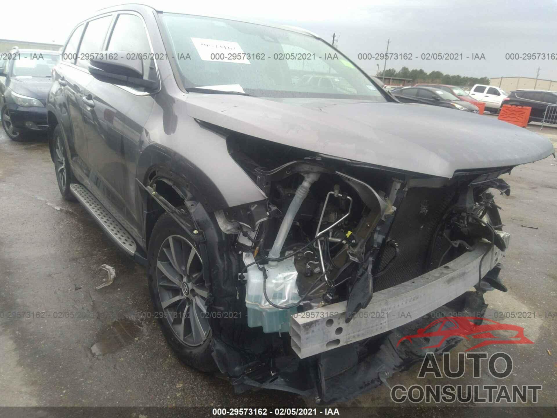 TOYOTA HIGHLANDER 2017 - 5TDKZRFH2HS523951