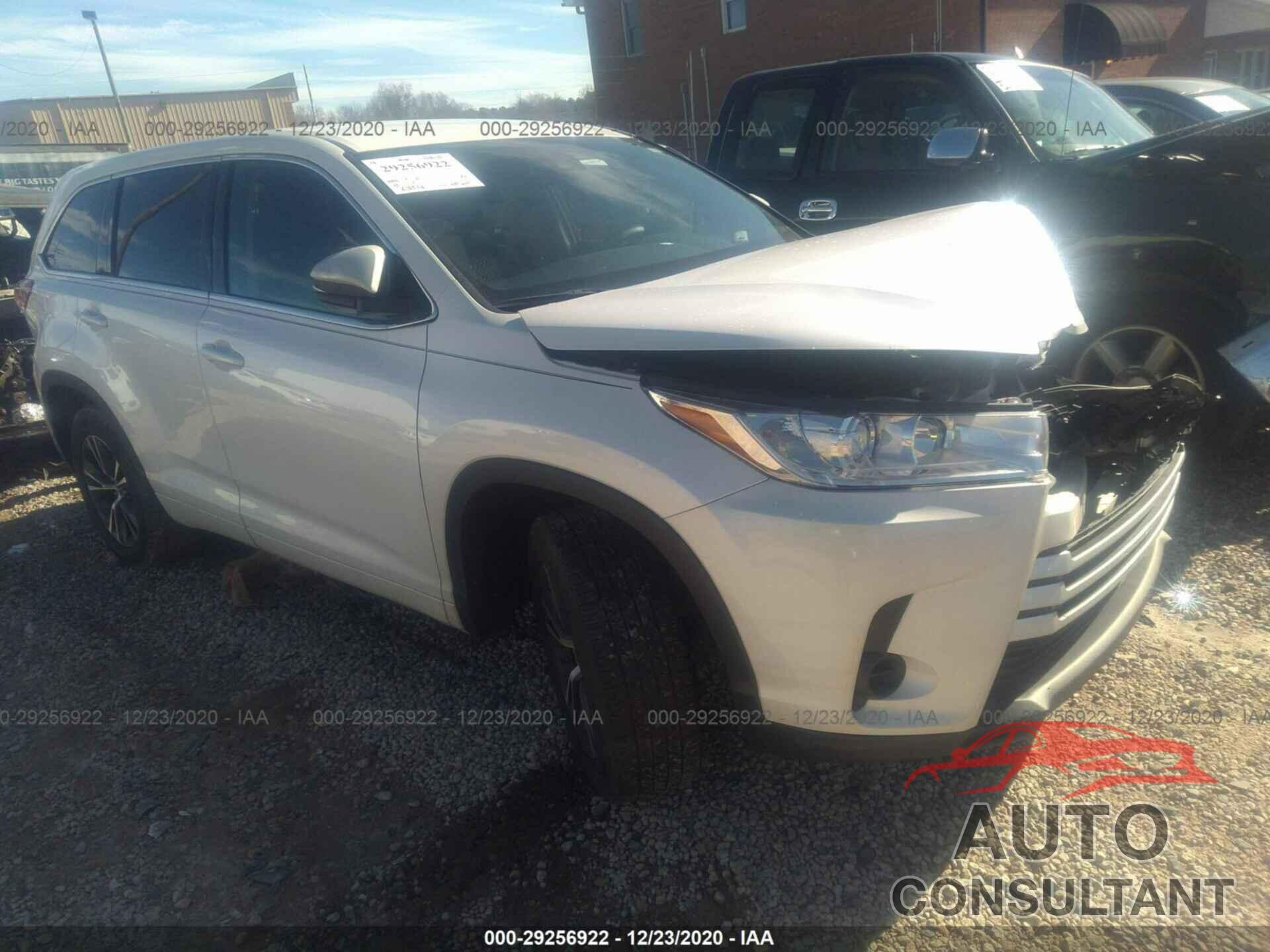 TOYOTA HIGHLANDER 2018 - 5TDZARFH0JS033004