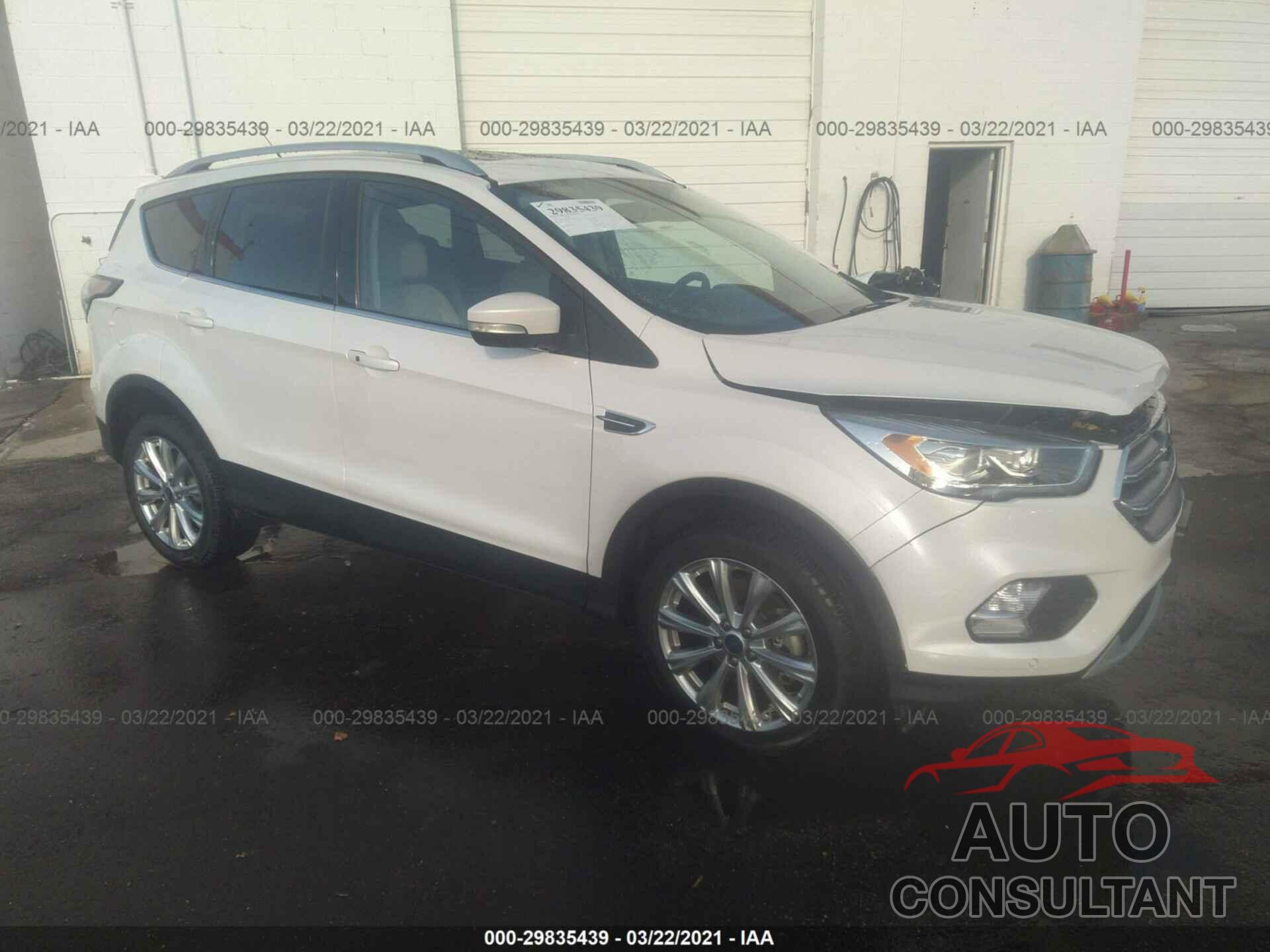 FORD ESCAPE 2017 - 1FMCU9J99HUD66249
