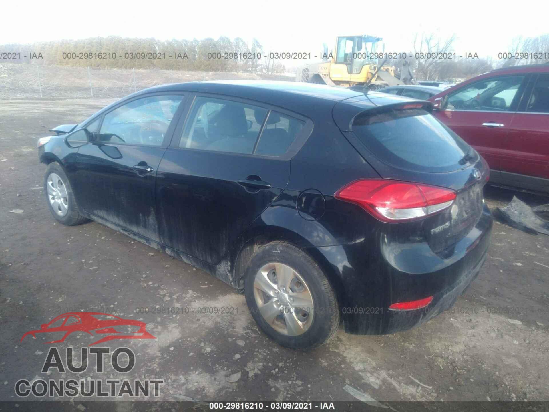 KIA FORTE5 2017 - KNAFK5A88H5677752