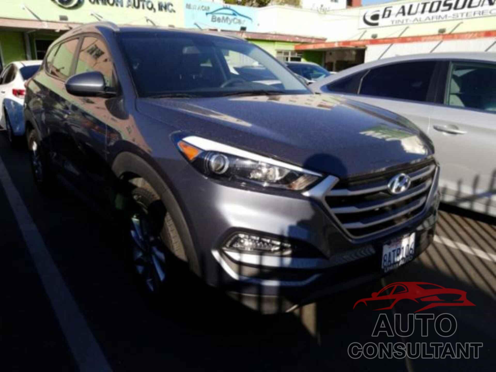 HYUNDAI TUCSON 2017 - KM8J33A4XHU564429